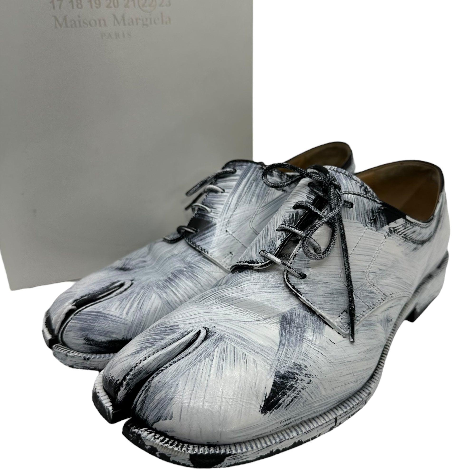 MAISON MARGIELA(メゾンマルジェラ) Bianchetto TABI Lace-up Shoes ペンキ加工 タビ レースアップ レザー シューズ S97WQ0052 39(24.5~25.0cm程度) ホワイト×ブラック カーフスキン 革靴