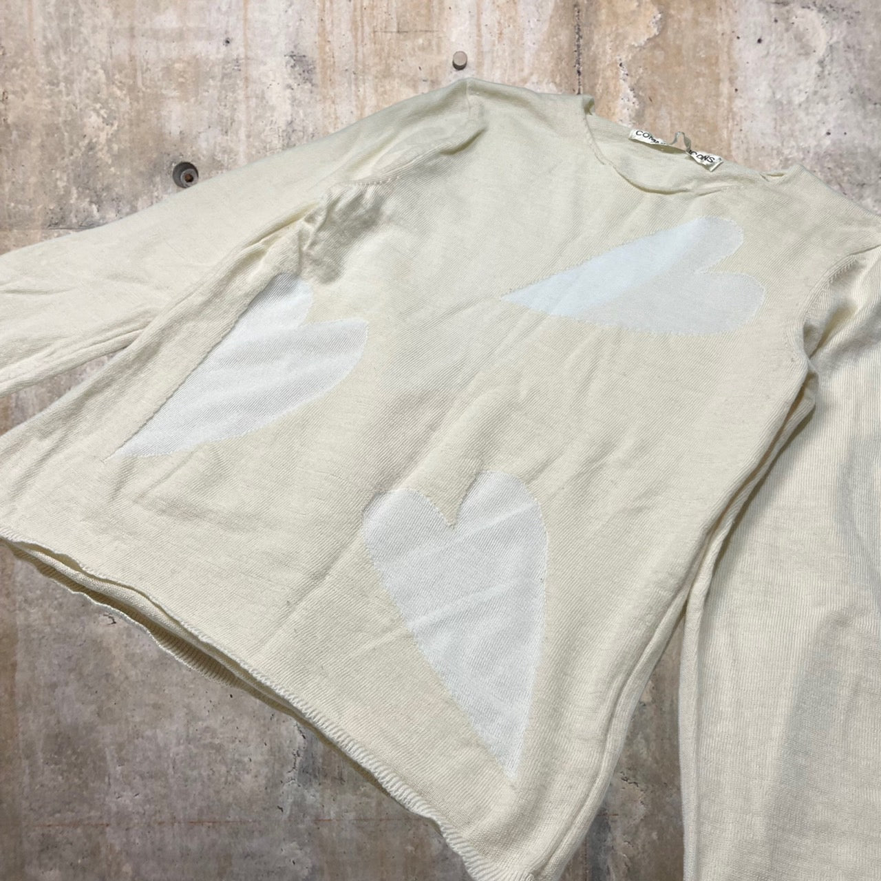 COMME des GARCONS(コムデギャルソン) 08AWハート柄蓄光ニット 表記切れ アイボリー 品質表示タグ切れ AD2008 本体毛100% 柄部分ポリエステル100% 裾部分綿100%