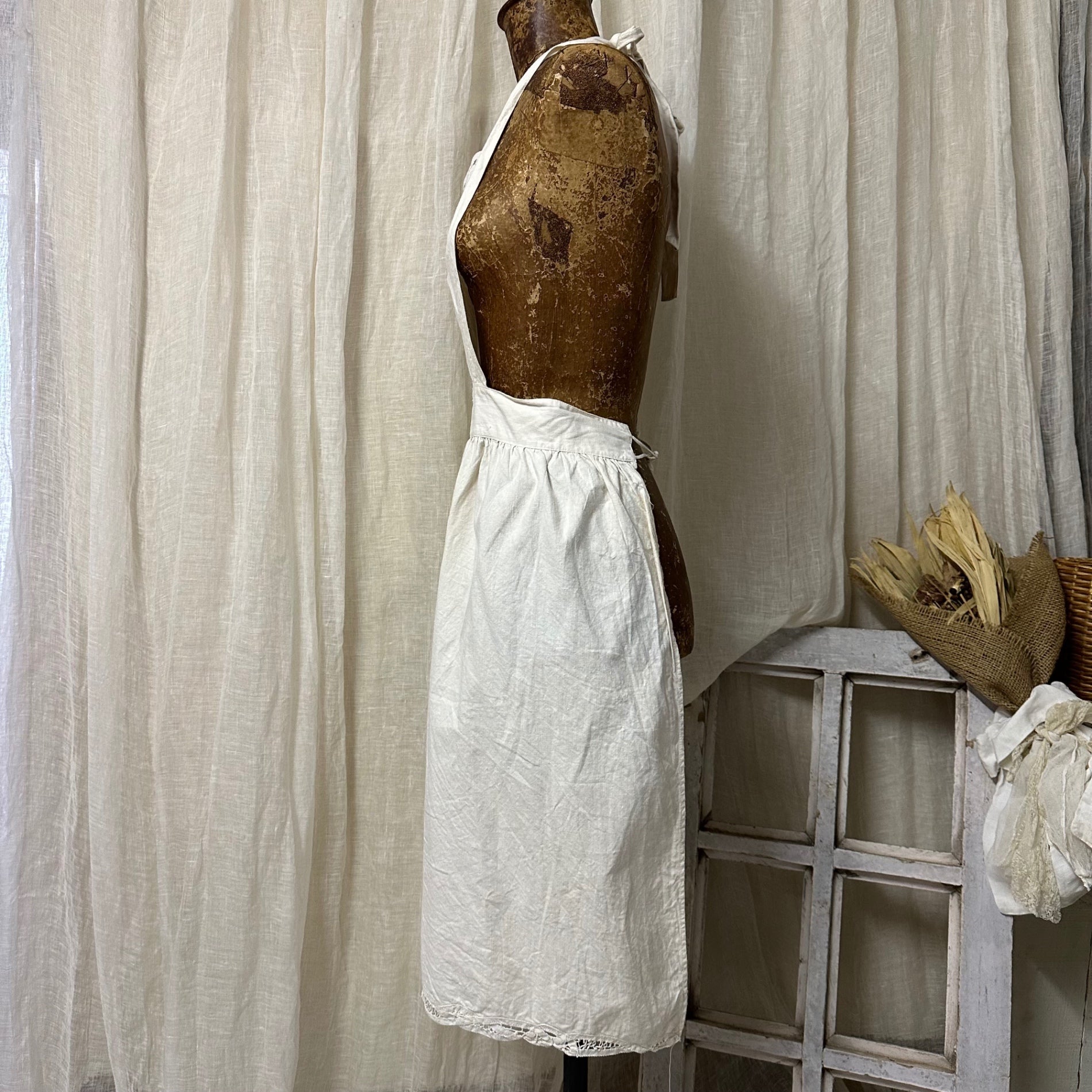 Euro antique(ヨーロッパアンティーク) antique fabric and batten lace apron アンティークファブリックとバテンレースのエプロン 未使用に近い ベビーピンク