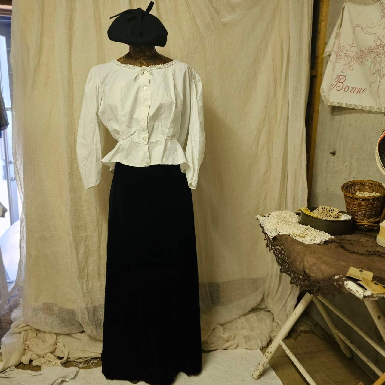 Euro vintage(ヨーロッパヴィンテージ) France black straight long skirt ベロア ロング タイトスカート S~ ブラック