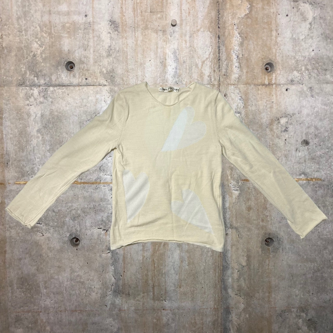 COMME des GARCONS(コムデギャルソン) 08AWハート柄蓄光ニット 表記切れ アイボリー 品質表示タグ切れ AD2008 本体毛100% 柄部分ポリエステル100% 裾部分綿100%