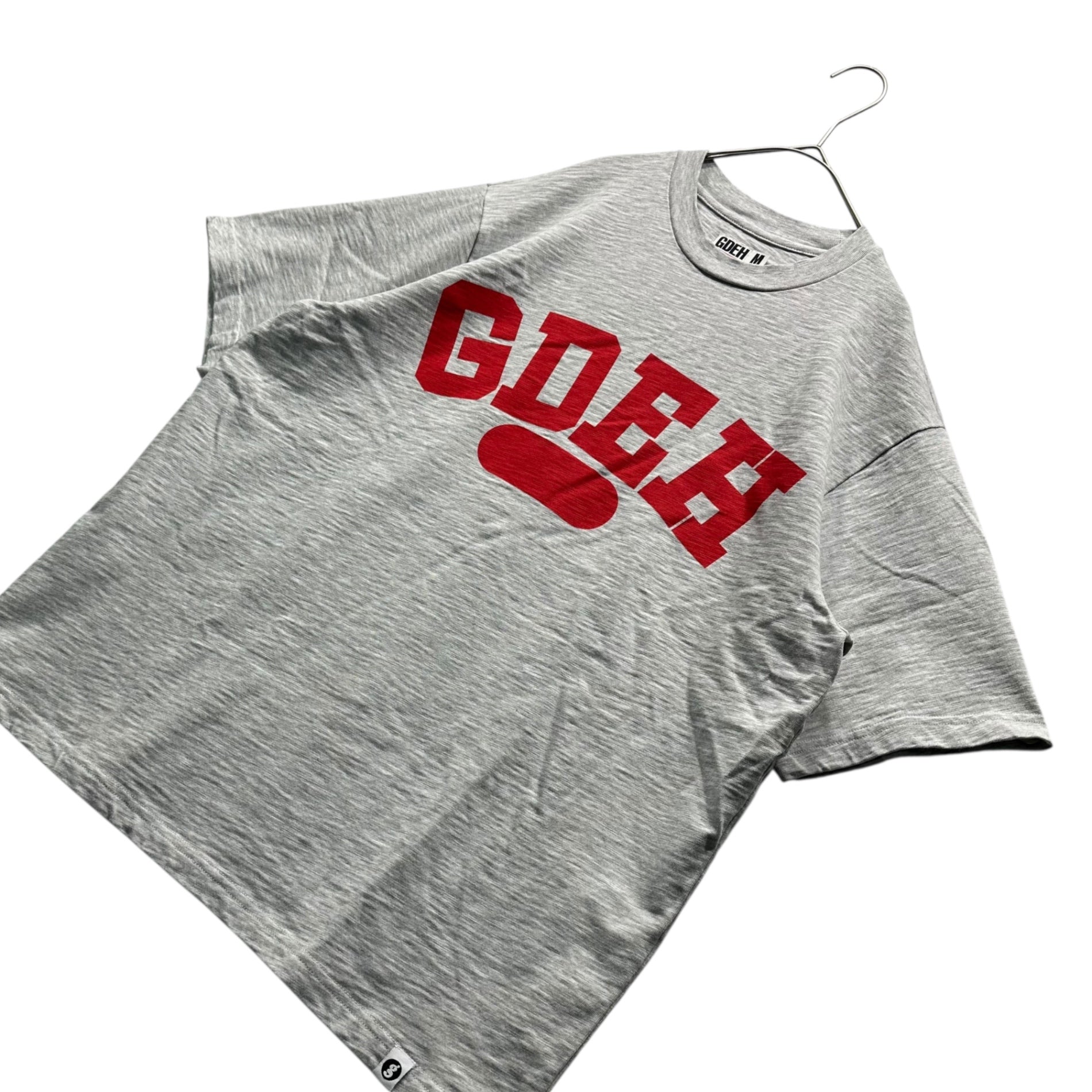 Supreme × GOODENOUGH(シュプリーム × グッドイナフ) 25SS GOODENOUGH S/S Top Ash Grey グッドイナフ プリント Tシャツ M グレー×レッド