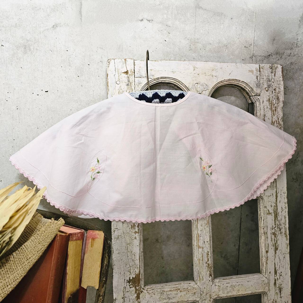 VINTAGE(ヴィンテージ) flower embroidery and lace collar pink 花刺繡とレースのペールピンクなつけ襟 ピンク