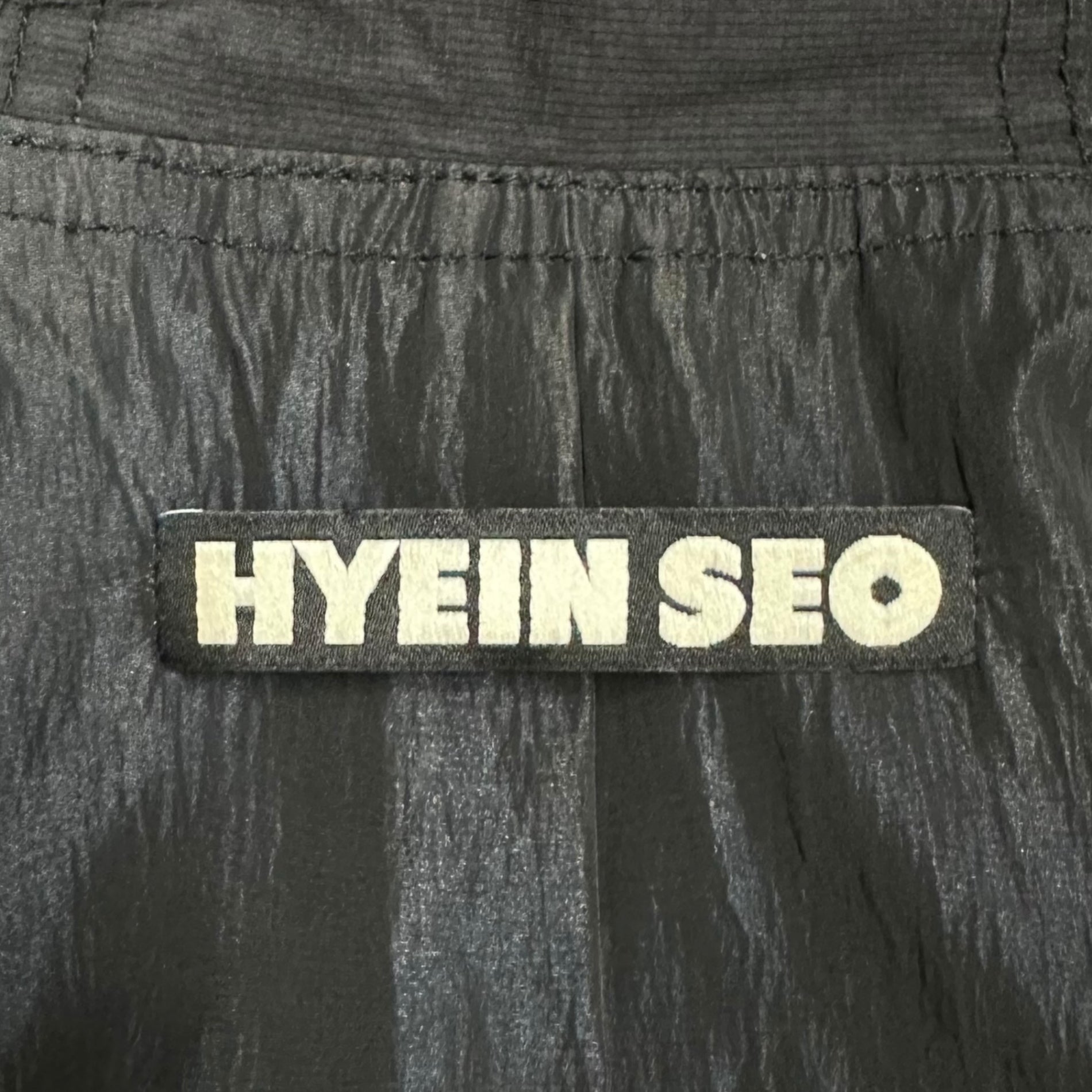 HYEIN SEO(ヘインソ) ANORAK WITH DETACHABLE BAG アノラック ジャケット 3 ブラック マウンテンパーカー テック バッグ
