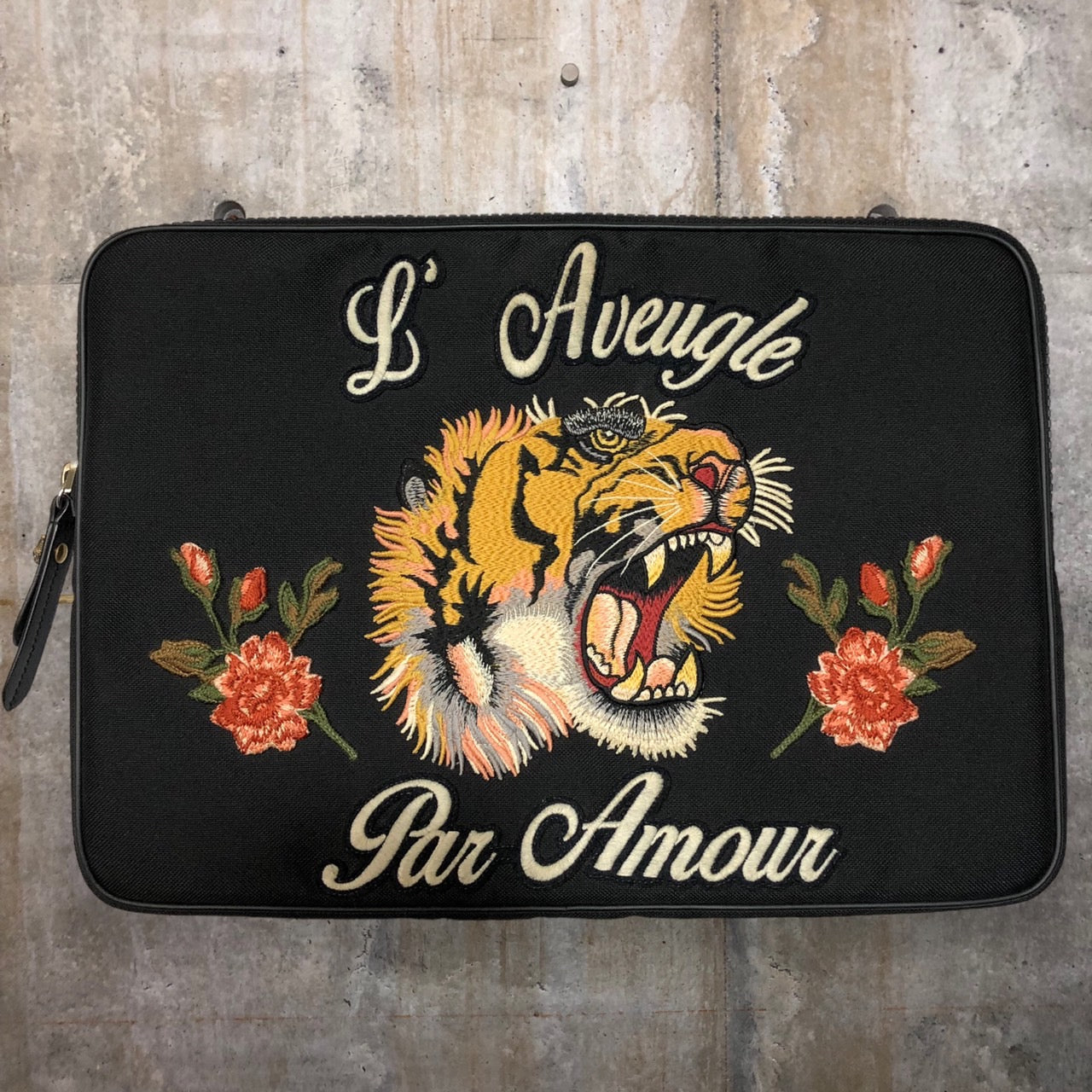 GUCCI(グッチ) グッチシマ 刺繍クラッチバッグ /PCケース/タブレット 