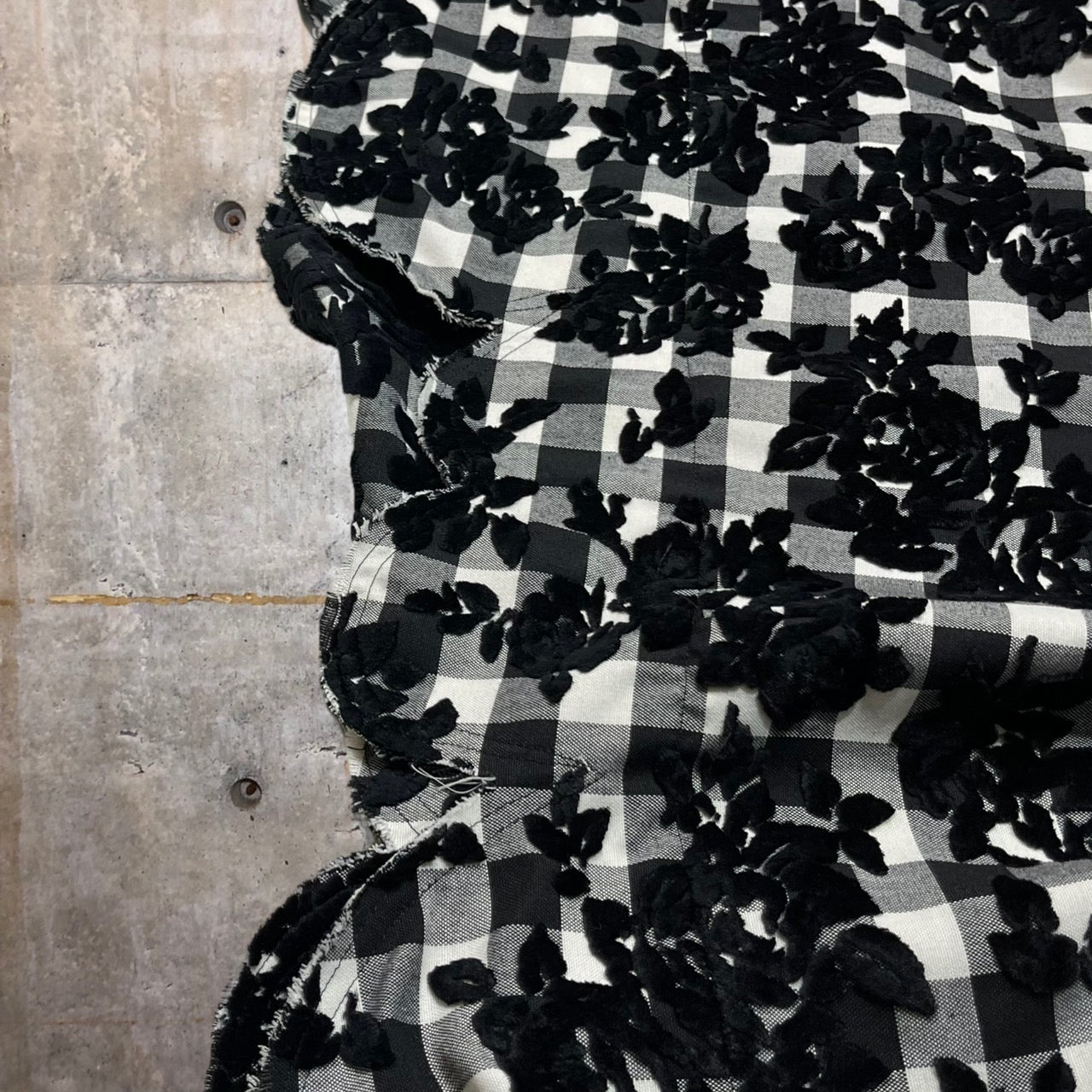 robe de chambre COMME des GARCONS(ローブドシャンブルコムデギャルソン) 04SSベルベットフラワー装飾チェック袴パンツ/本人期/稀少/川久保玲 RM-P005 SIZE FREE ブラック×ホワイト AD2003