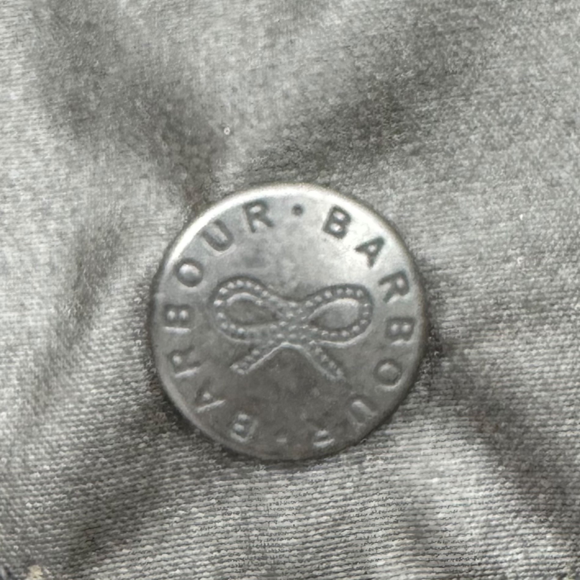 Barbour × ANYA HINDMARCH(バブアー × アニヤハインドマーチ) Fur-embellished oiled jacket coat ファー装飾 オイルド ジャケット コート 34(XS~S程度) ダークブラウン コラボアイテム 稀少品