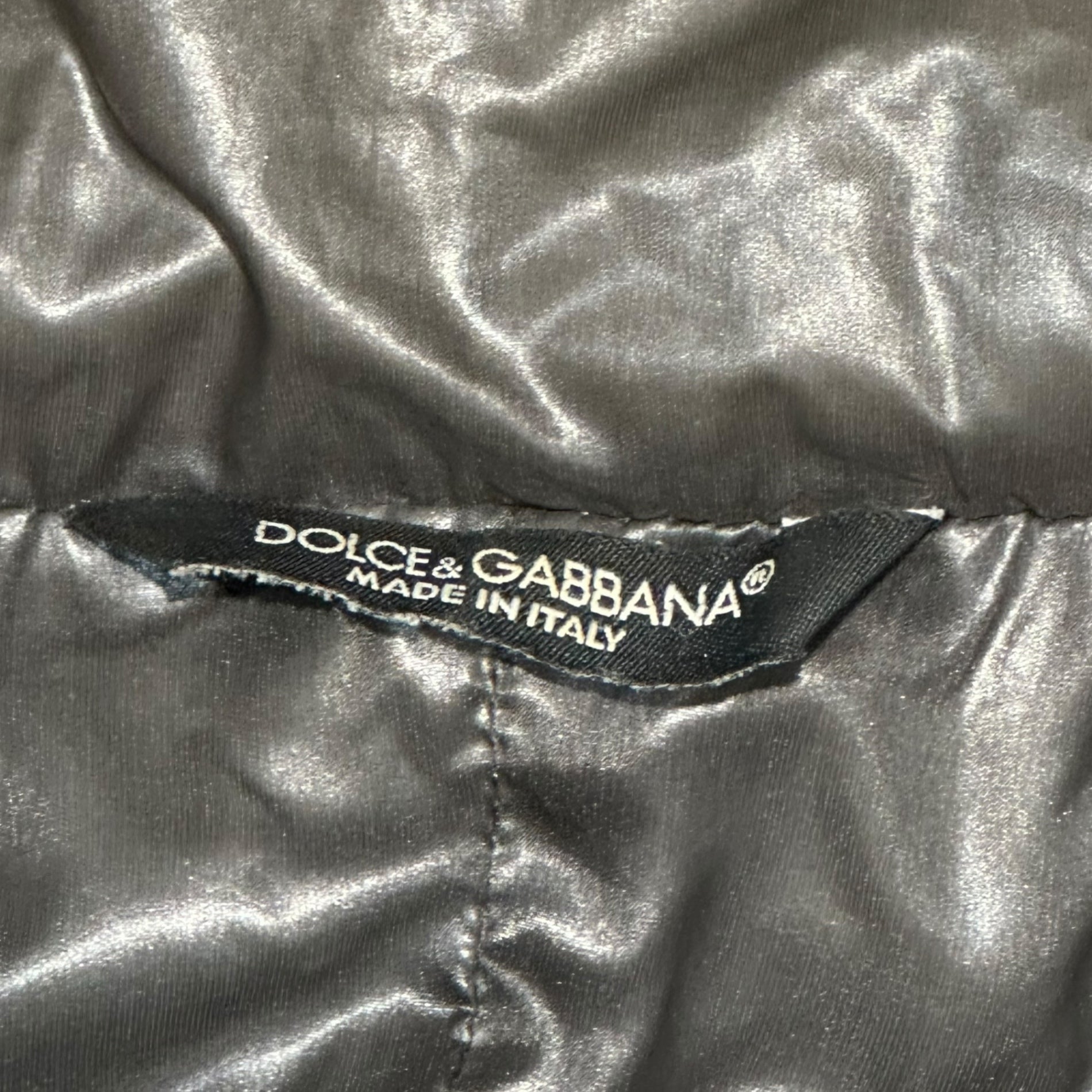 DOLCE&GABBANA(ドルチェ&ガッバーナドルガバ) Logo plate padded hooded vest ロゴプレート 中綿 フーデッド ベスト G7146T/FUMN6 46(S) カーキ