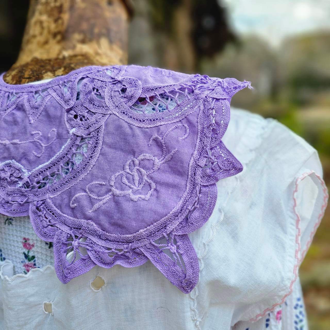 Euro vintage(ヨーロッパヴィンテージ) flower embroidery batten lace collar 花刺繍のバテンレースのつけ襟 ラベンダー 未使用に近い/後染め加工 ラベンダー