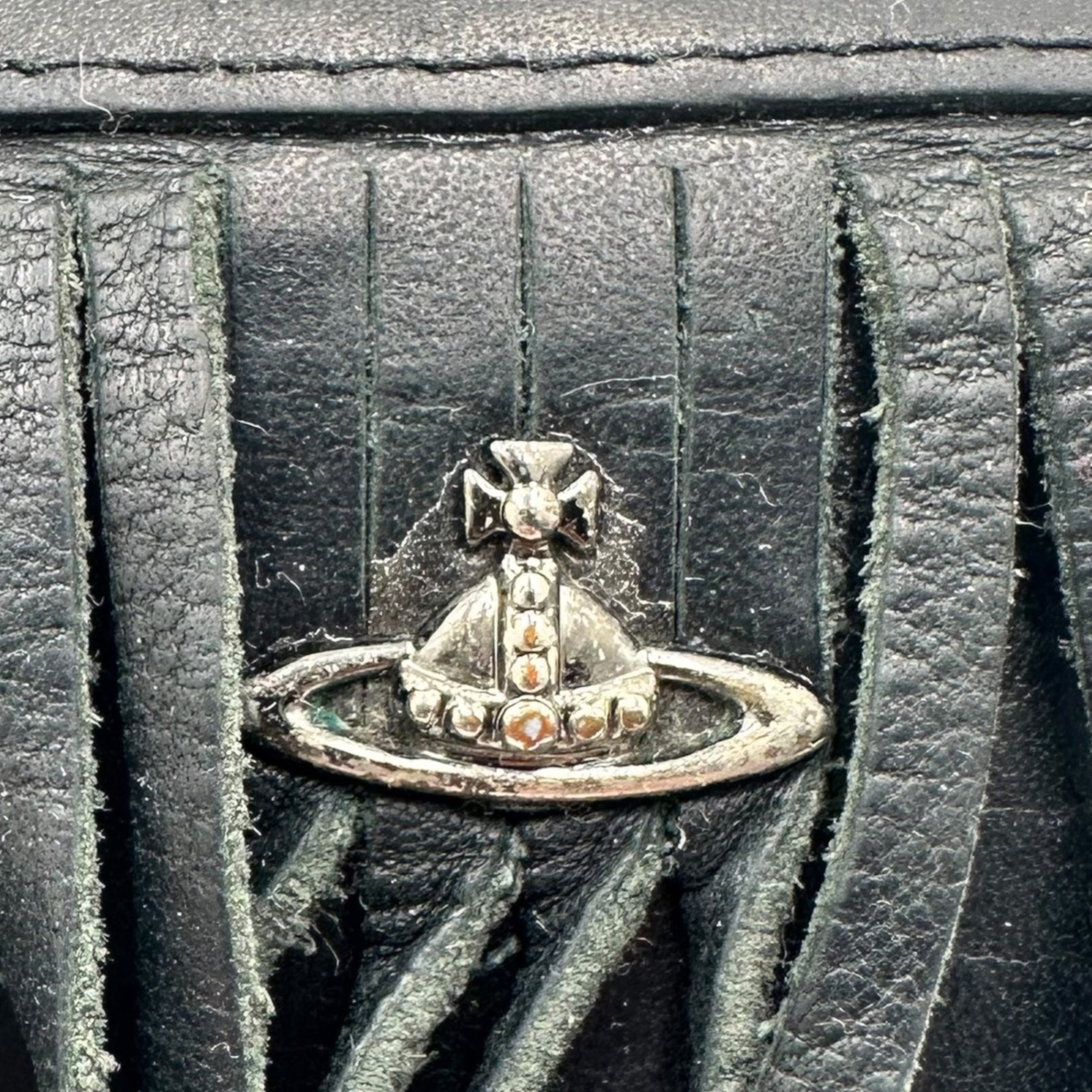 Vivienne Westwood(ヴィヴィアンウエストウッド) Fringe long orb logo wallet フリンジ オーブロゴ 長財布 ブラック