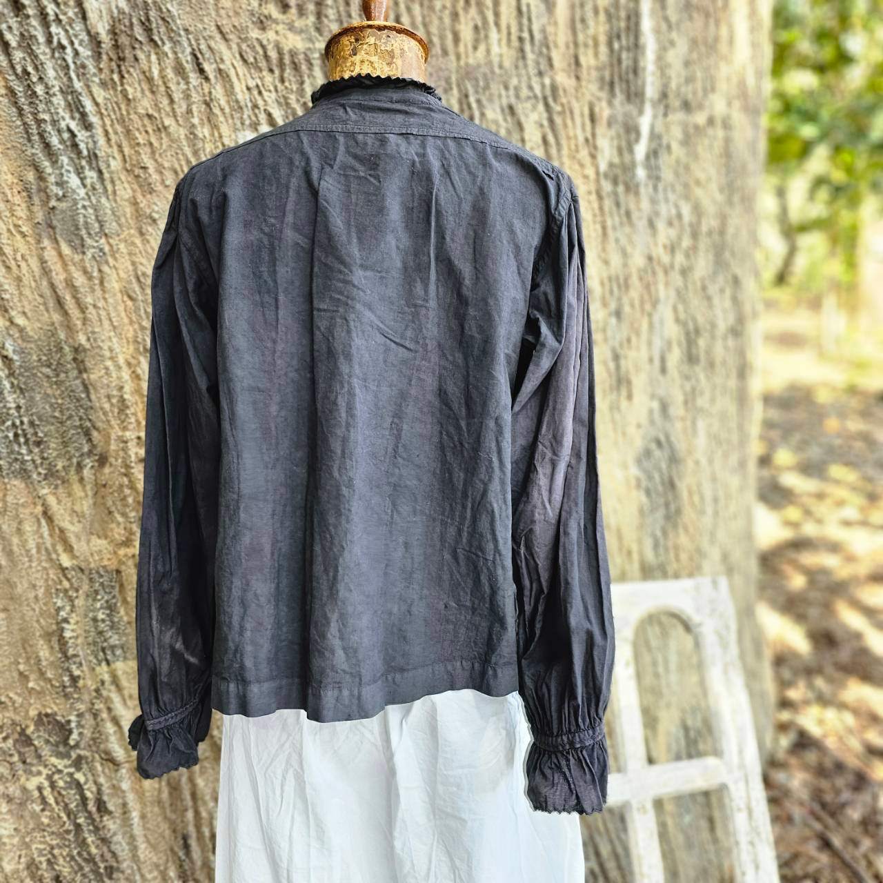 Euro antique(ヨーロッパアンティーク) 10-20's pin tucks frilled small collar white cotton blouse ちいさなレース襟のピンタックコットン長袖ブラウス 表記無し(Lサイズ程度)