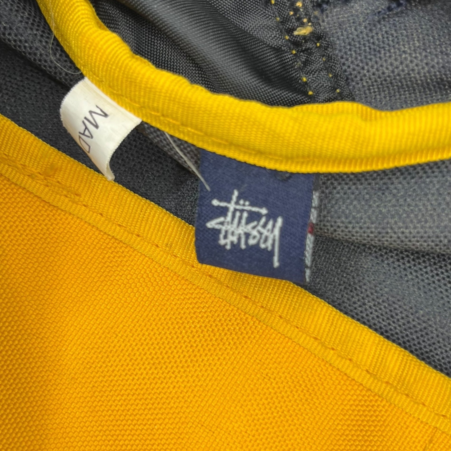 STUSSY(ステューシー) 90's ~ 00's nylon shoulder bag ナイロン ショルダー バッグ ネイビー×イエロー 90年代~ 紺タグ