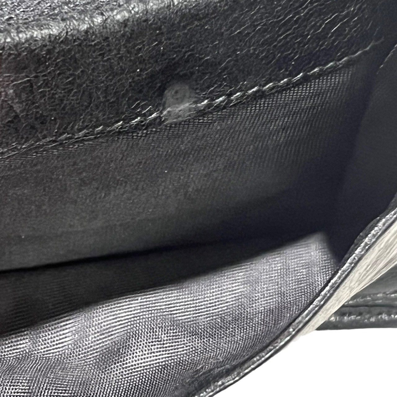 PRADA(プラダ) bifold leather wallet 2つ折り レザー 財布 2M0738 ブラック ロゴ 本革