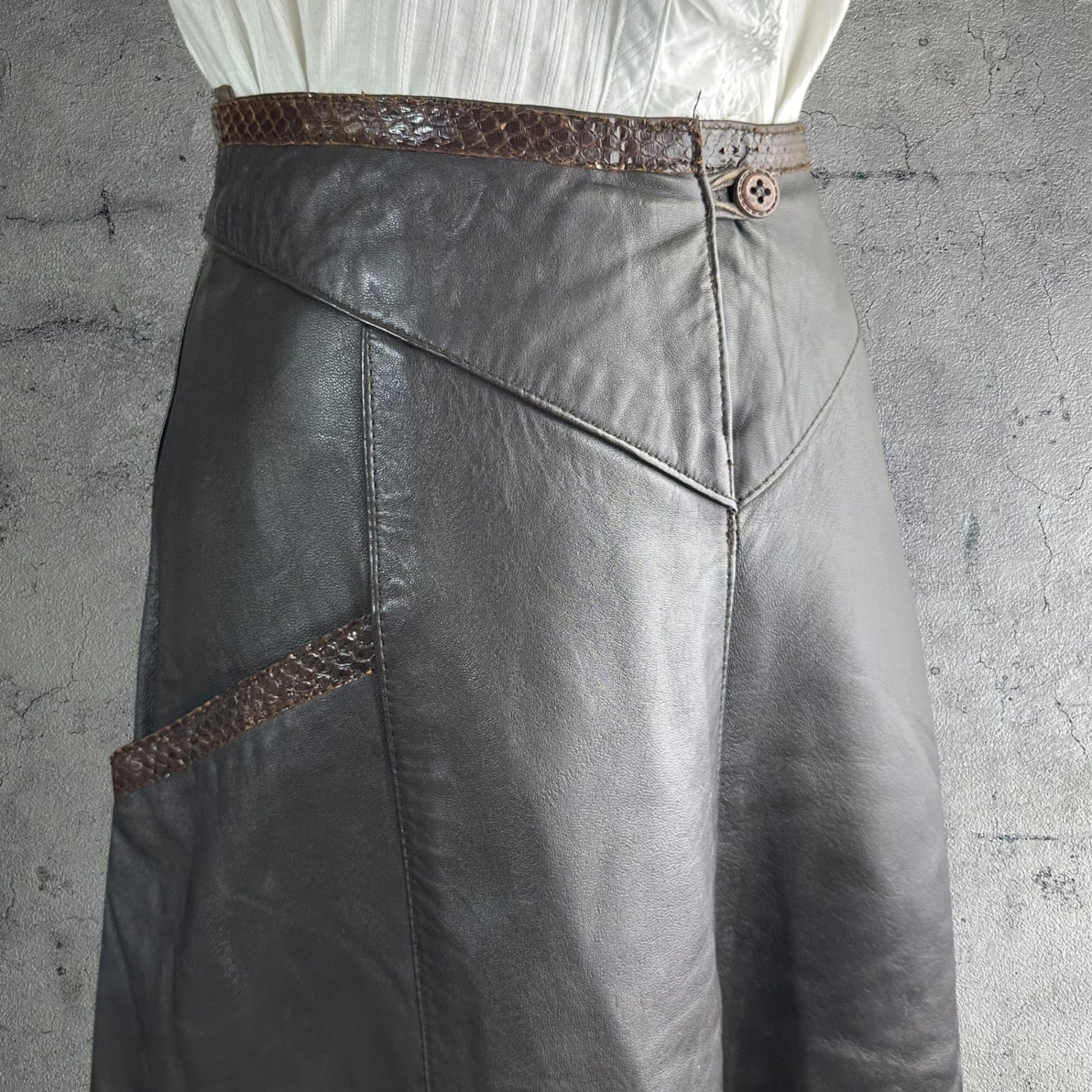 Euro vintage(ヨーロッパヴィンテージ) 80's~ snake&goat leather skirt フレアなレザースカート M~L程度 ブラウン