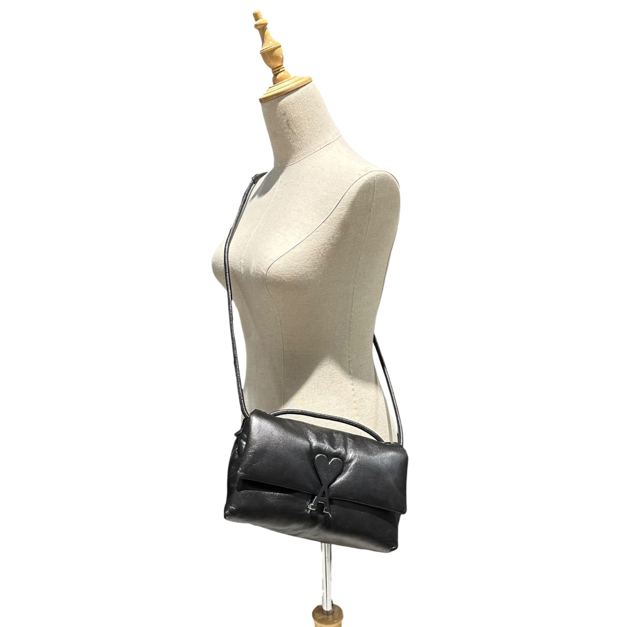 AMI PARIS(アミパリス) Voulez-Vous Bag ショルダー バッグ カウハイド レザー ULL163.AL0052 ブラック 現行品