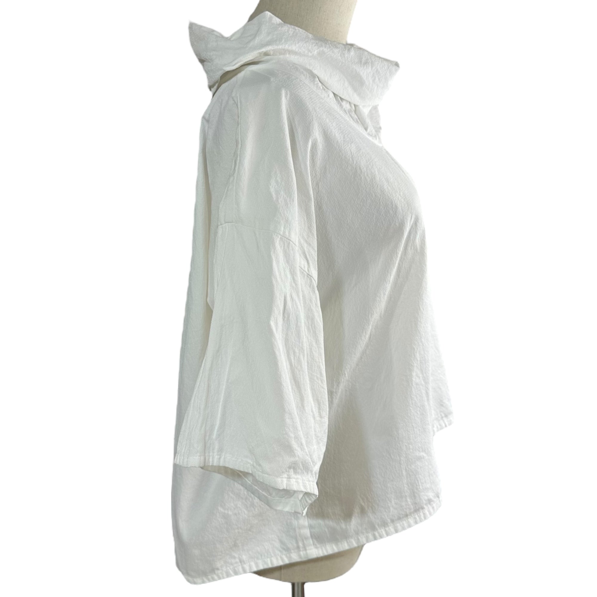ISSEY MIYAKE(イッセイミヤケ) High neck half sleeve pullover cut and sew ハイネック ハーフ スリーブ プルオーバー カットソー IM92FJ501 2(M程度) ホワイト