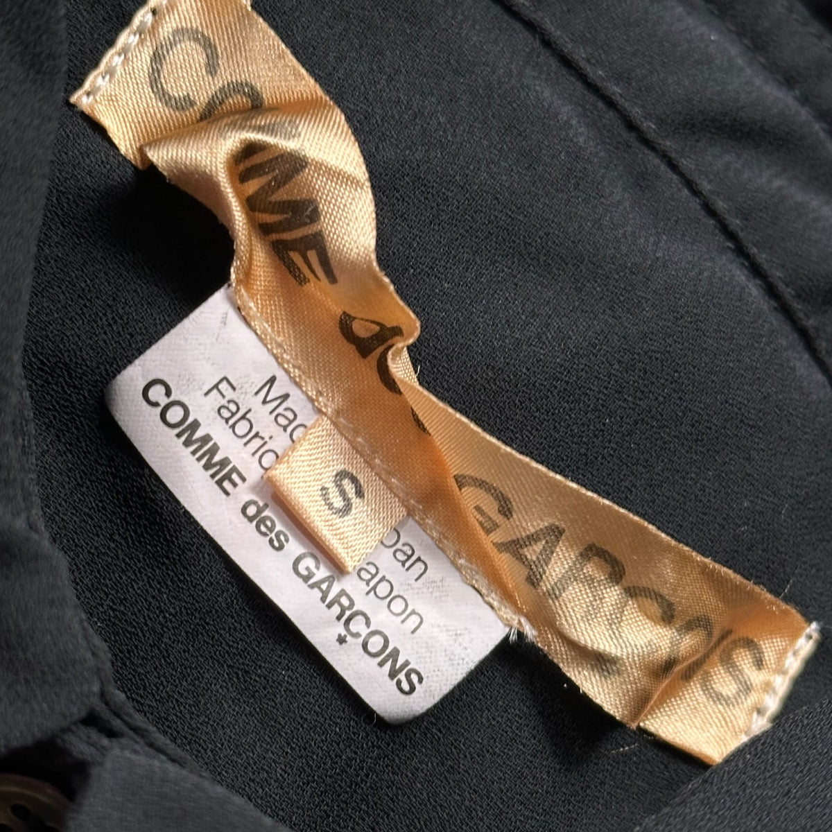 COMME des GARCONS(コムデギャルソン) 2007AW Front-Embellished Sequin L/S Blouse フロント スパンコール 装飾 長袖 ブラウス GT-B024 S ブラック×ゴールド AD2007 00s アーカイブ