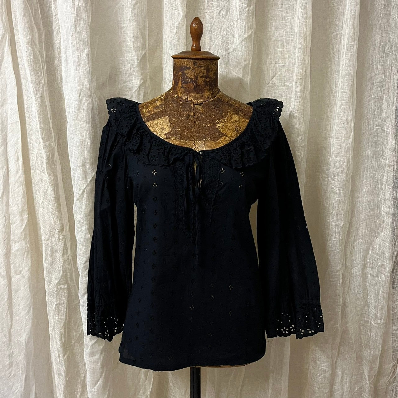 VINTAGE(ヴィンテージ) 80~90's front ribbon cut work short blouse フロントリボン カットワーク ショート ブラウス SIZE 38(M) ブラック EURO VINTAGE