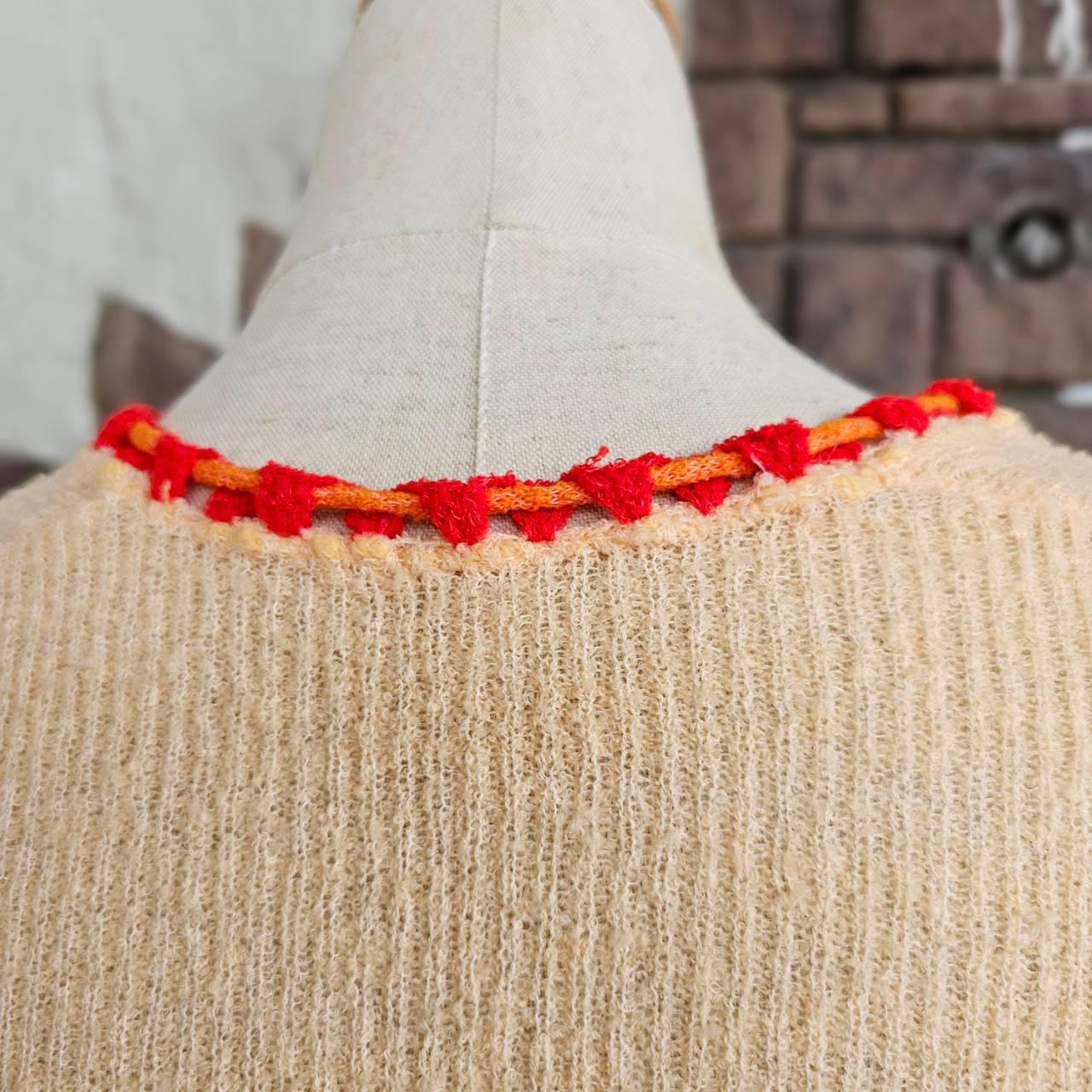 Euro vintage(ヨーロッパヴィンテージ) sherbet_70's pale orange red drawstring neckline knit top 淡いオレンジ赤の巾着ネックのニットトップス Mサイズ程度 レッド×オレンジ/アクリル