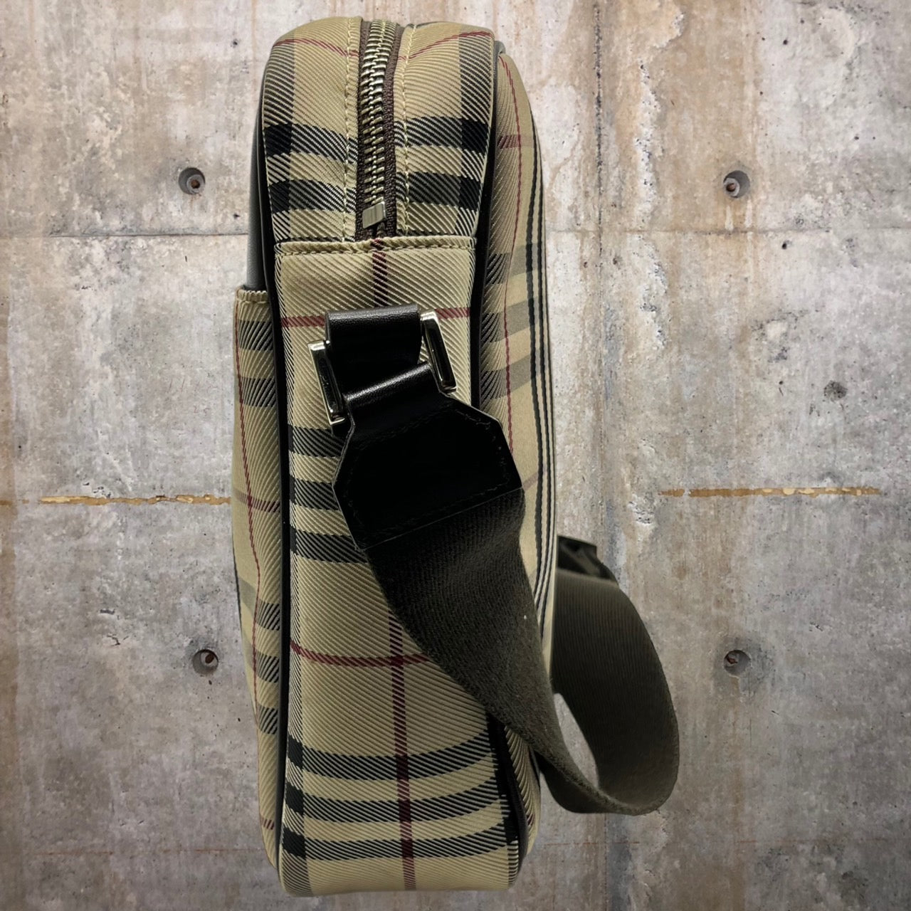 BURBERRY(バーバリー) ノヴァチェックショルダーバッグ/ショルダーポーチ ベージュ ロゴプレート/斜め掛け