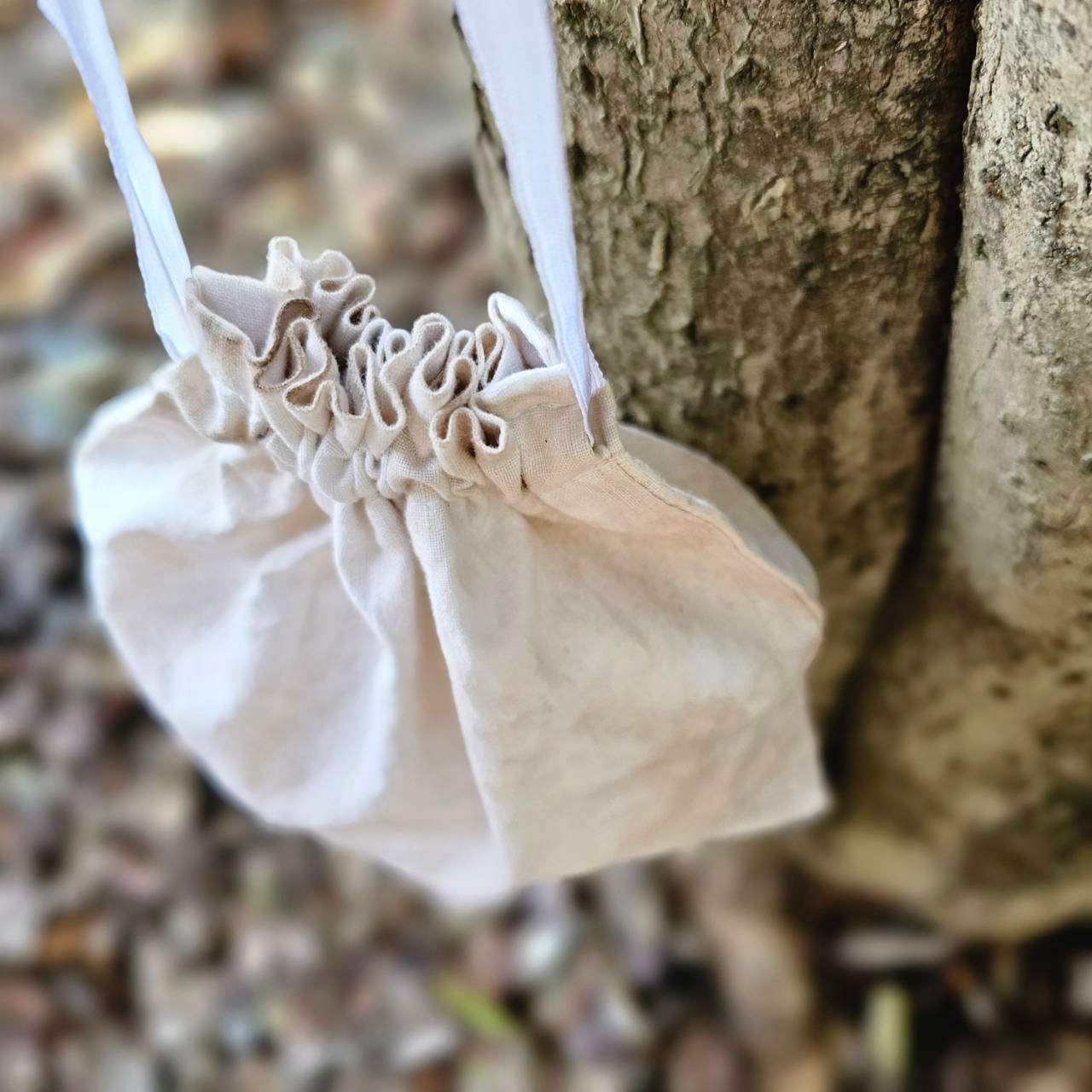 Euro antique(ヨーロッパアンティーク) antique linen cutwork embroidery purse アンティークリネンのカットワーク刺繍巾着 ポーチ 後染め加工 ピンクベージュ