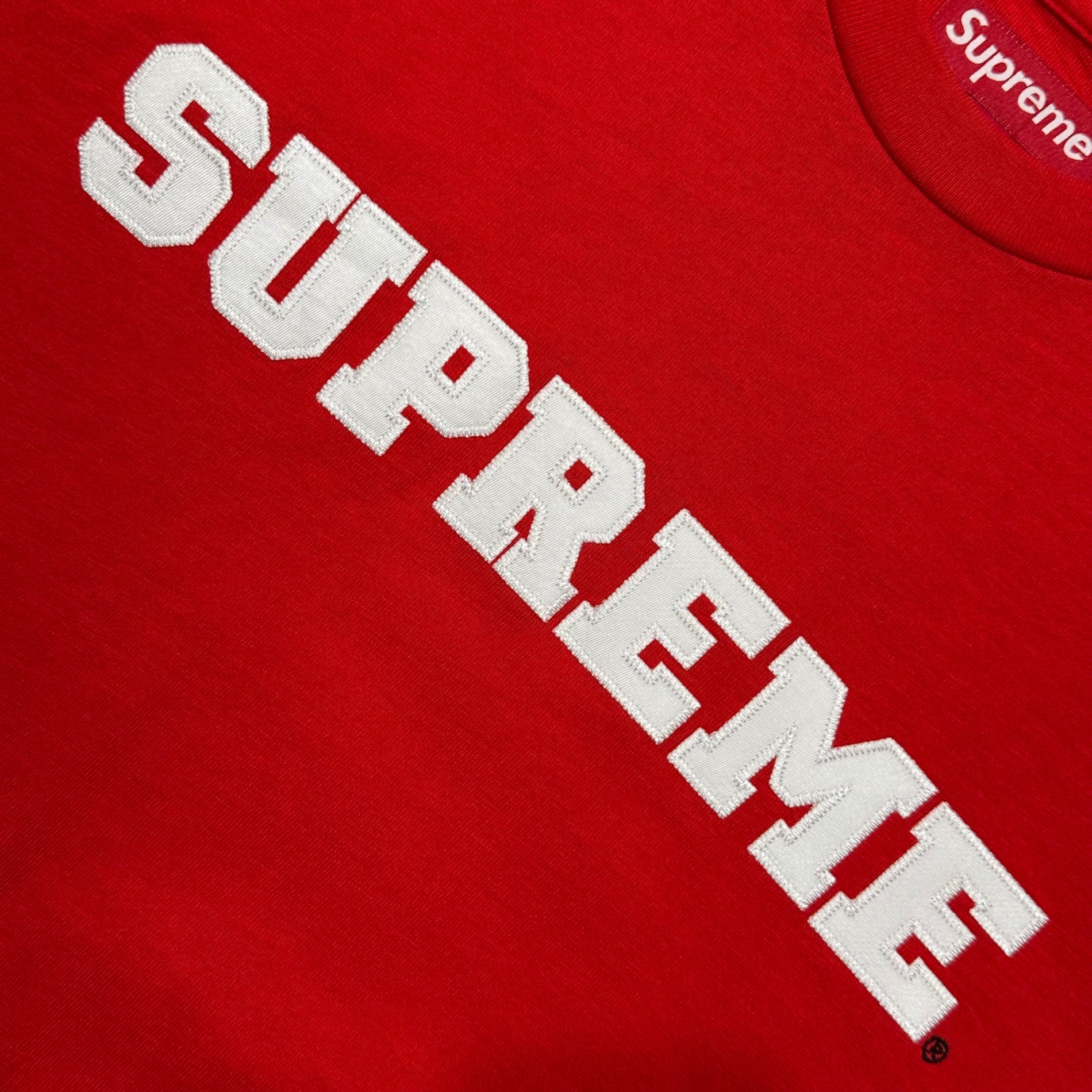 SUPREME(シュプリーム) 2024SS Stencil Embroidered S/S Top ステンシル 刺繍 半袖 Tシャツ S レッド ロゴ
