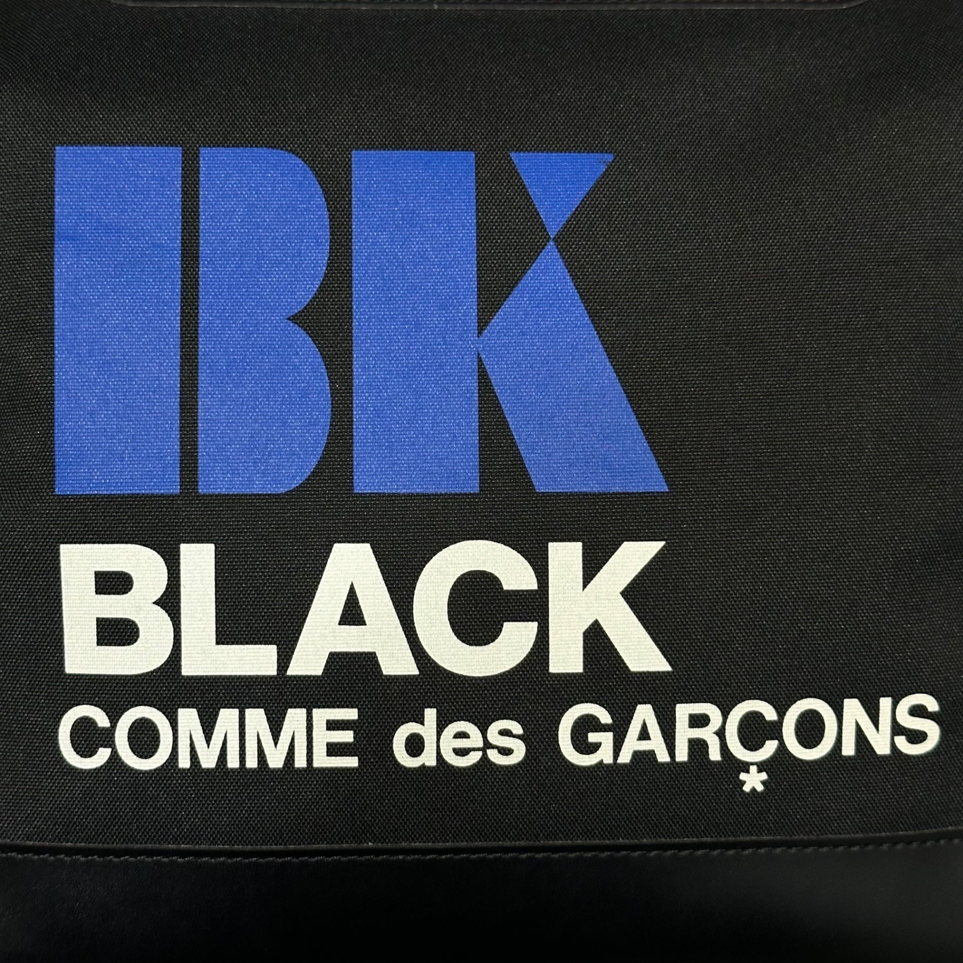 BLACK COMME des GARCONS(ブラックコムデギャルソン) Logo Shoulder Bag ロゴ ショルダー バッグ 1N-K 202 ブラック ワンショルダー