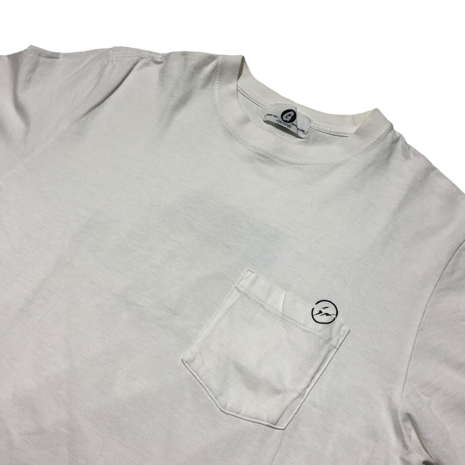 GOODENOUGH × FRAGMENT DESIGN(グッドイナフ×フラグメントデザイン) THE CONVENI Back print pocket T-shirt ザコンビニ バックプリントポケットTシャツ 2(M) ホワイト×ブラック エルメスオマージュ 稀少品