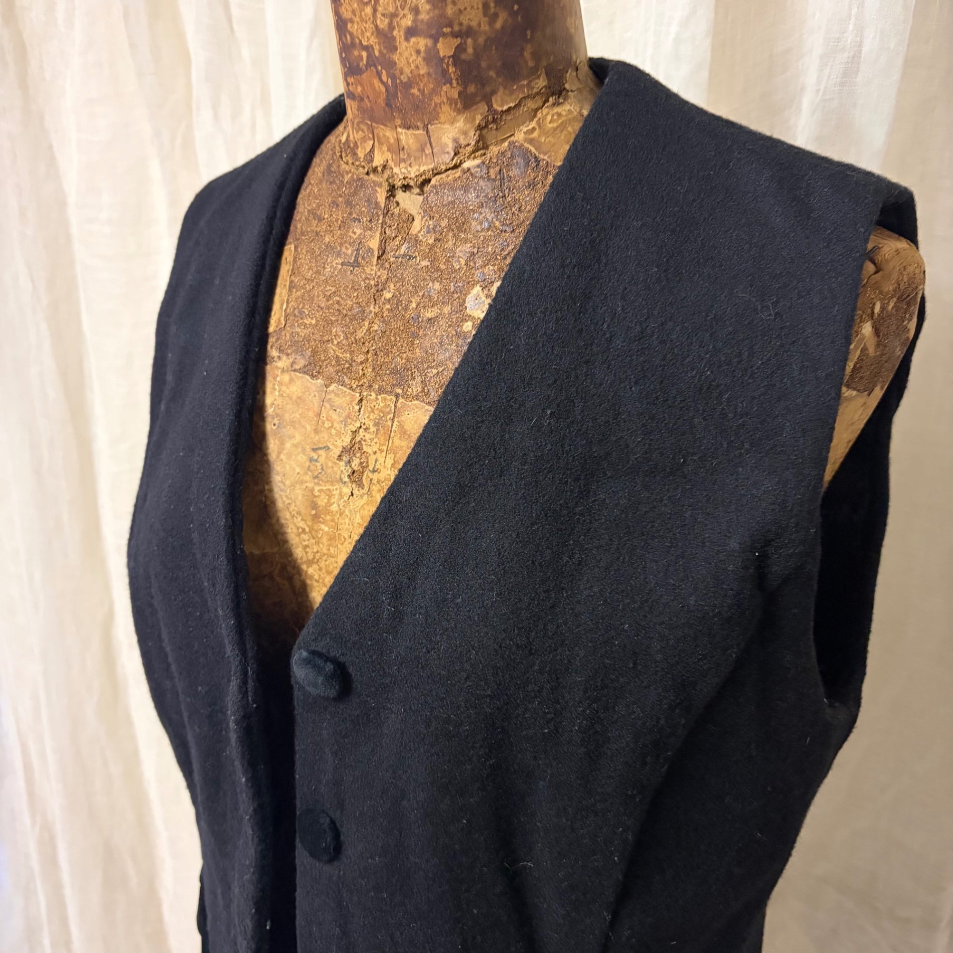 Euro vintage(ヨーロッパヴィンテージ) France 40's~ wool vest ウールとコーデュロイボタンのクラシカルなベスト M~L程度 ブラック