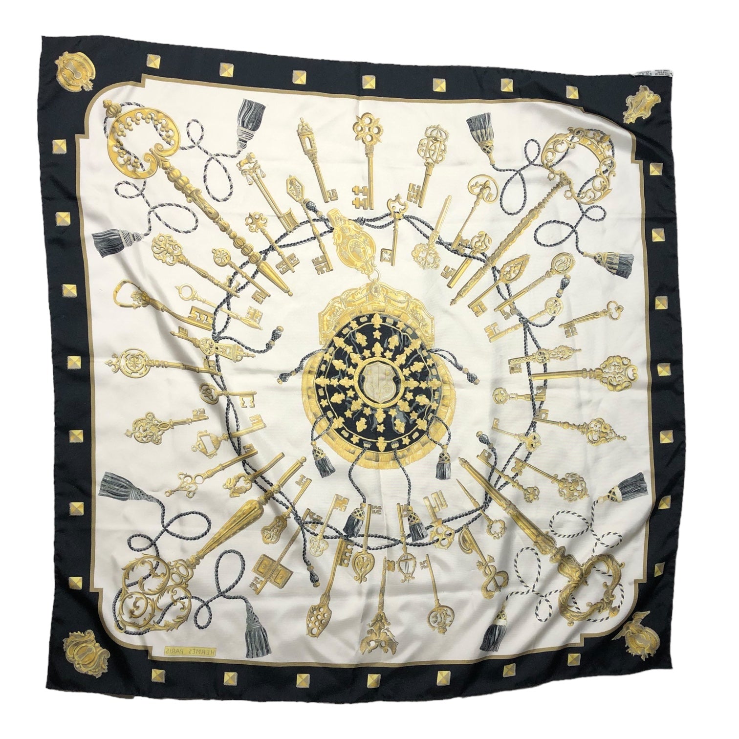 HERMES(エルメス) Carres 90 ”LES CLES THE KEYS RARE” カレ 90 ブラック×ホワイト×ゴールド シルクスカーフ 鍵柄 フランス製 シルク100%