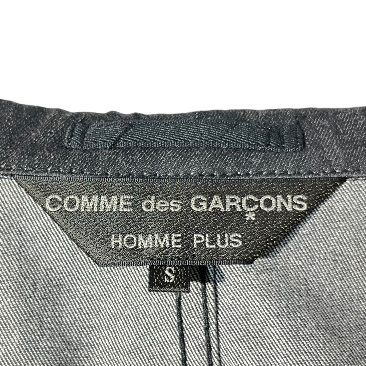 COMME des GARCONS HOMME PLUS(コムデギャルソンオムプリュス) 04SS Distressed back stitch tailored jacket 背面ダメージ加工 ステッチ テーラードジャケット PM-J057 S ブラック AD2003 Simple & Utility期
