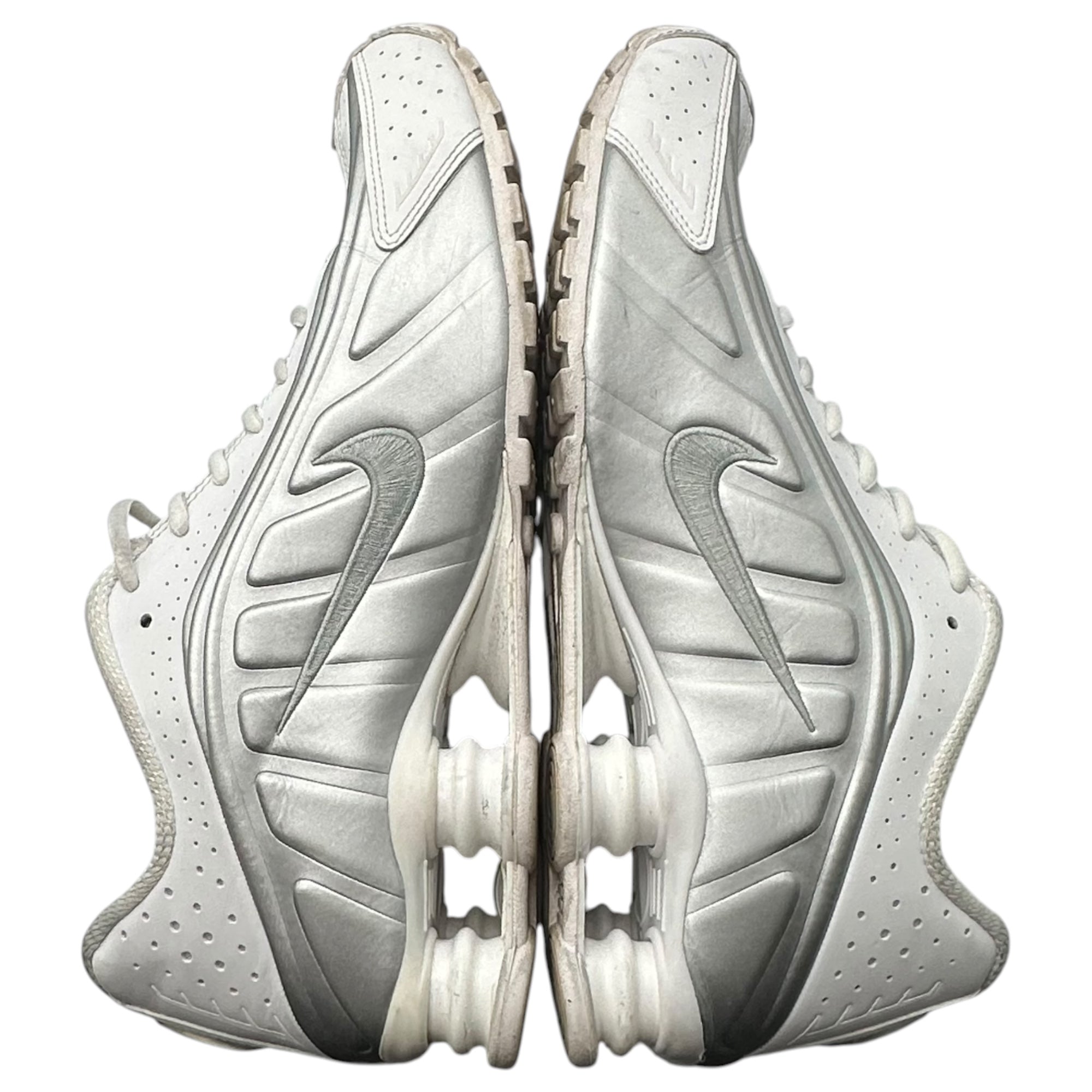 NIKE(ナイキ) SHOX R4 WHITE/METALLIC SILVER-WHITE ショックス HQ1988-101 28.5 ホワイト×メタリックシルバー スニーカー