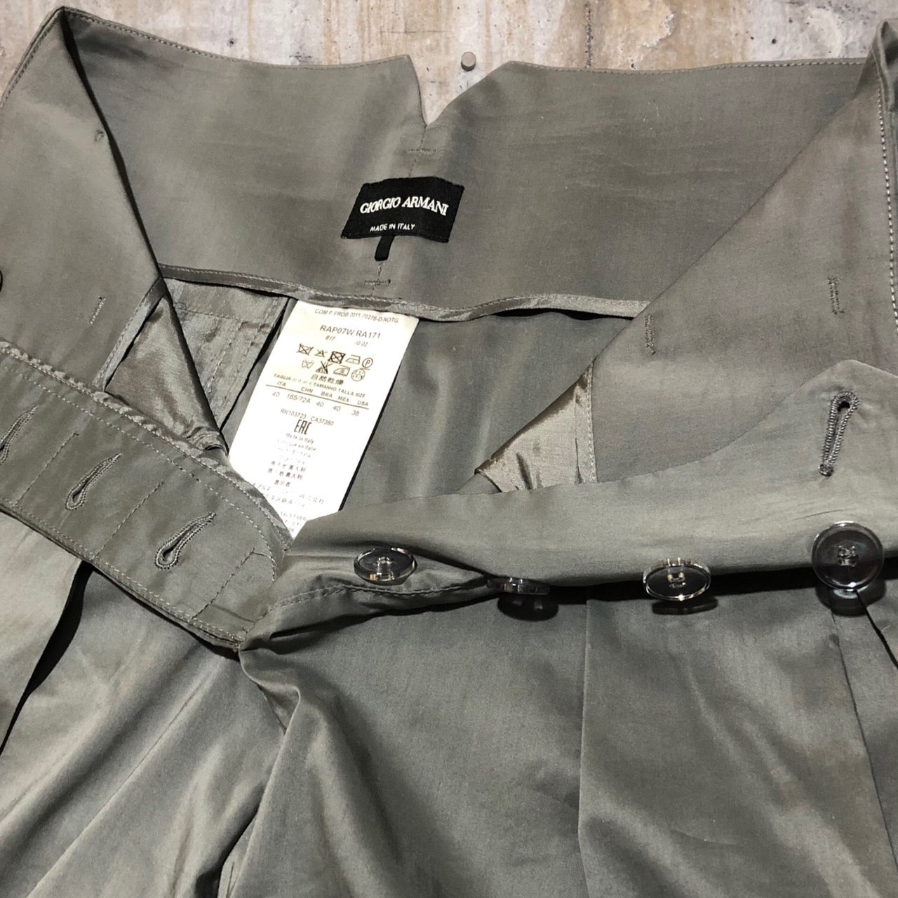 GIORGIO ARMANI(ジョルジオアルマーニ) 15AWハイウエストテーパードタックパンツ 2015-00276 SIZE 40(S~M程度) グレー