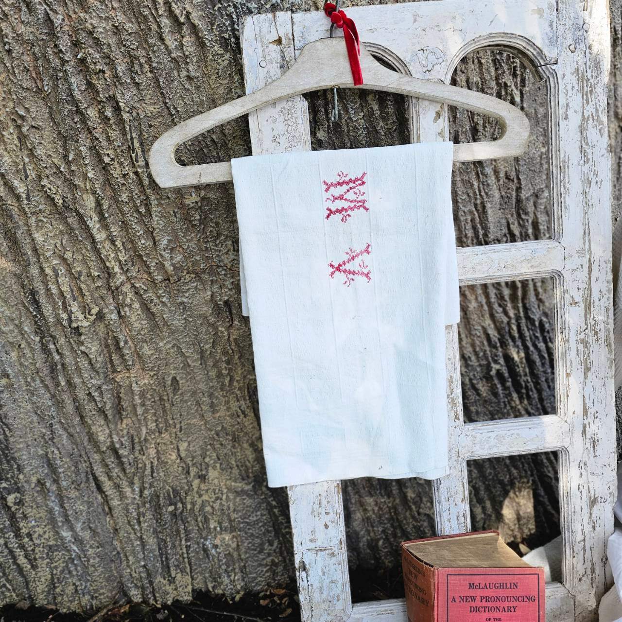 VINTAGE(ヴィンテージ) things_white painted wood hanger ホワイトウッドハンガー ホワイト×ブラウン