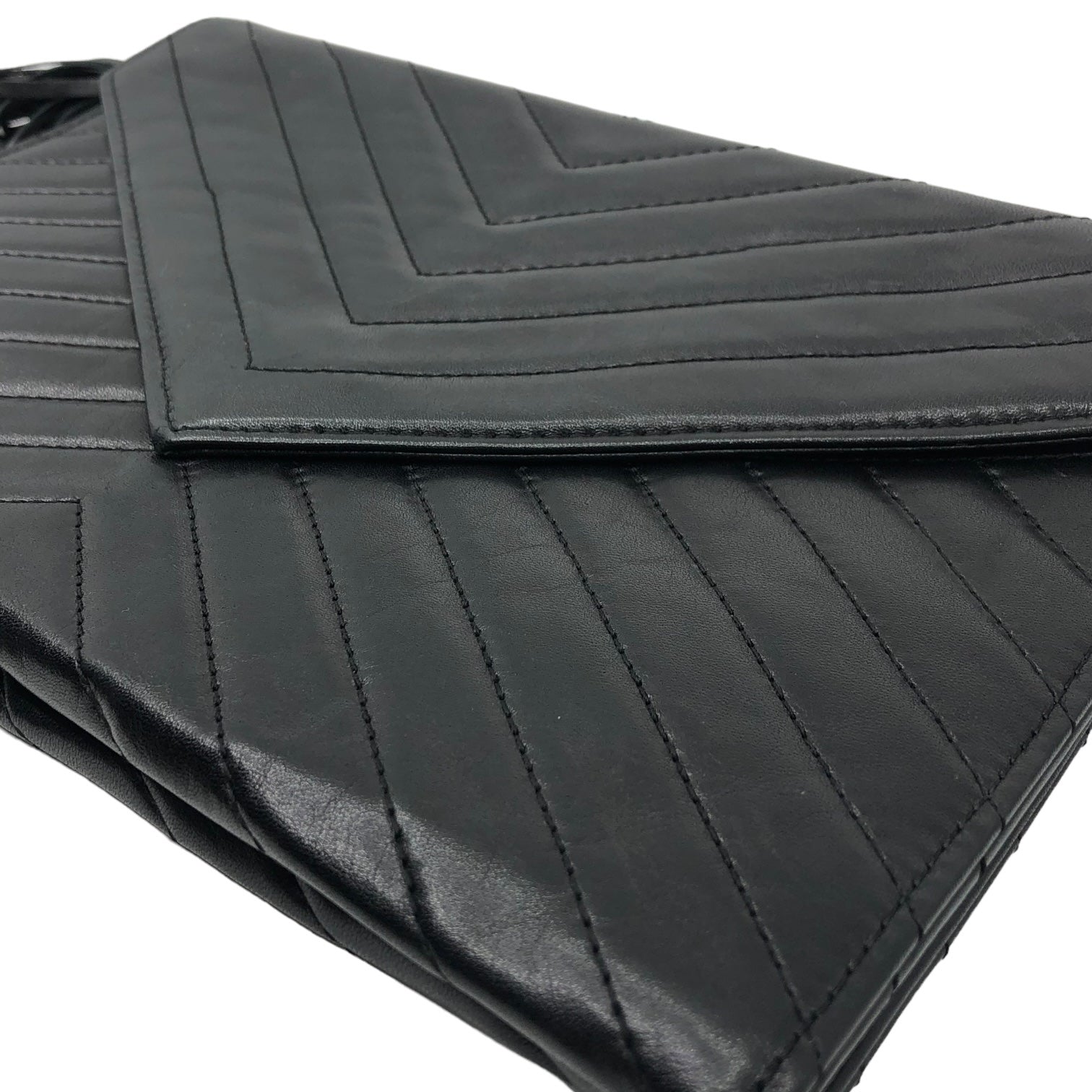 YVES SAINT LAURENT(イヴサンローラン) V stitch clutch bag Vステッチ クラッチ バッグ ブラック セカンド