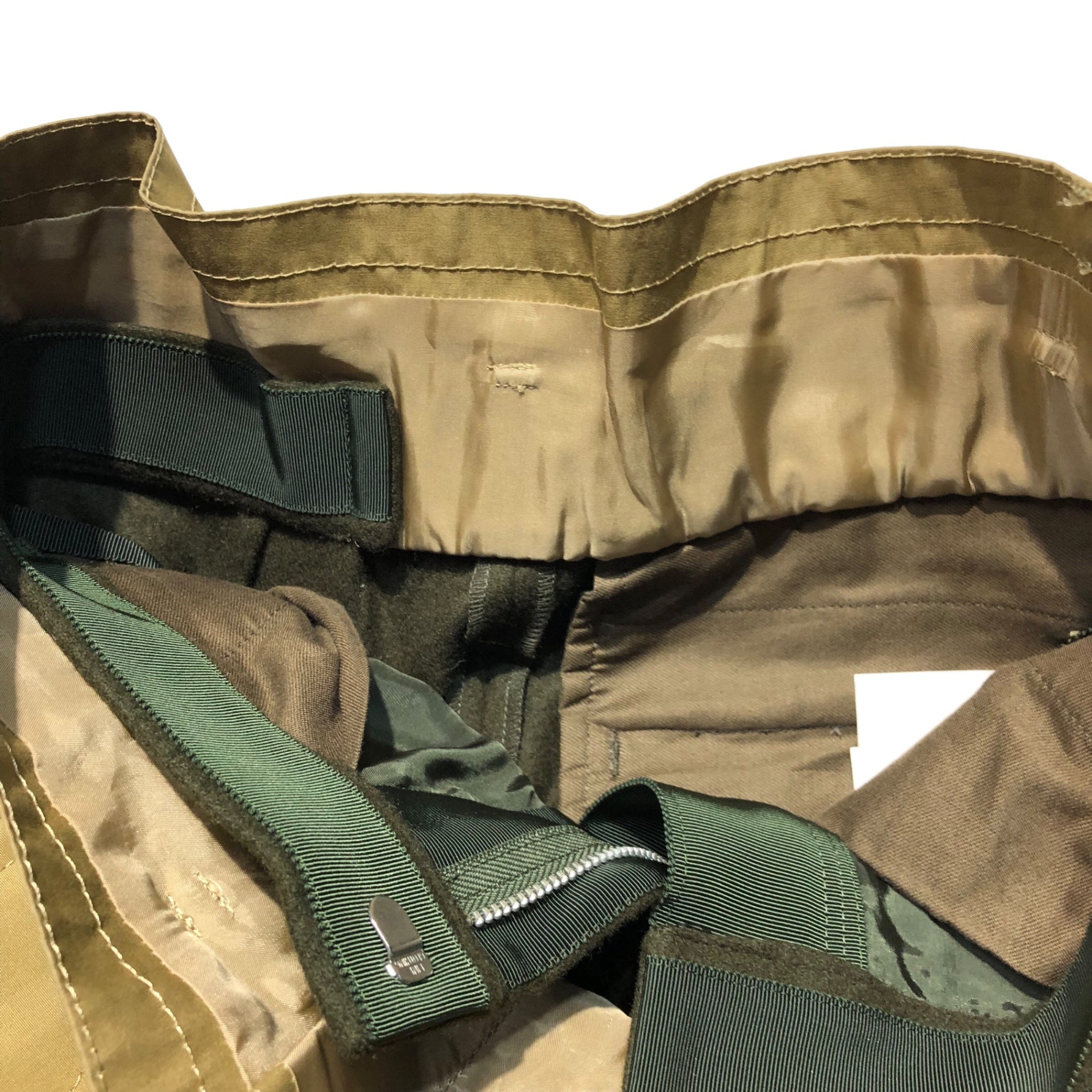 sacai(サカイ) 19AW trench docking wool slacks トレンチ ドッキング ウール スラックス 再構築 19-04706 0 カーキ×ベージュ 19AWコレクションランウェイ着用アイテム