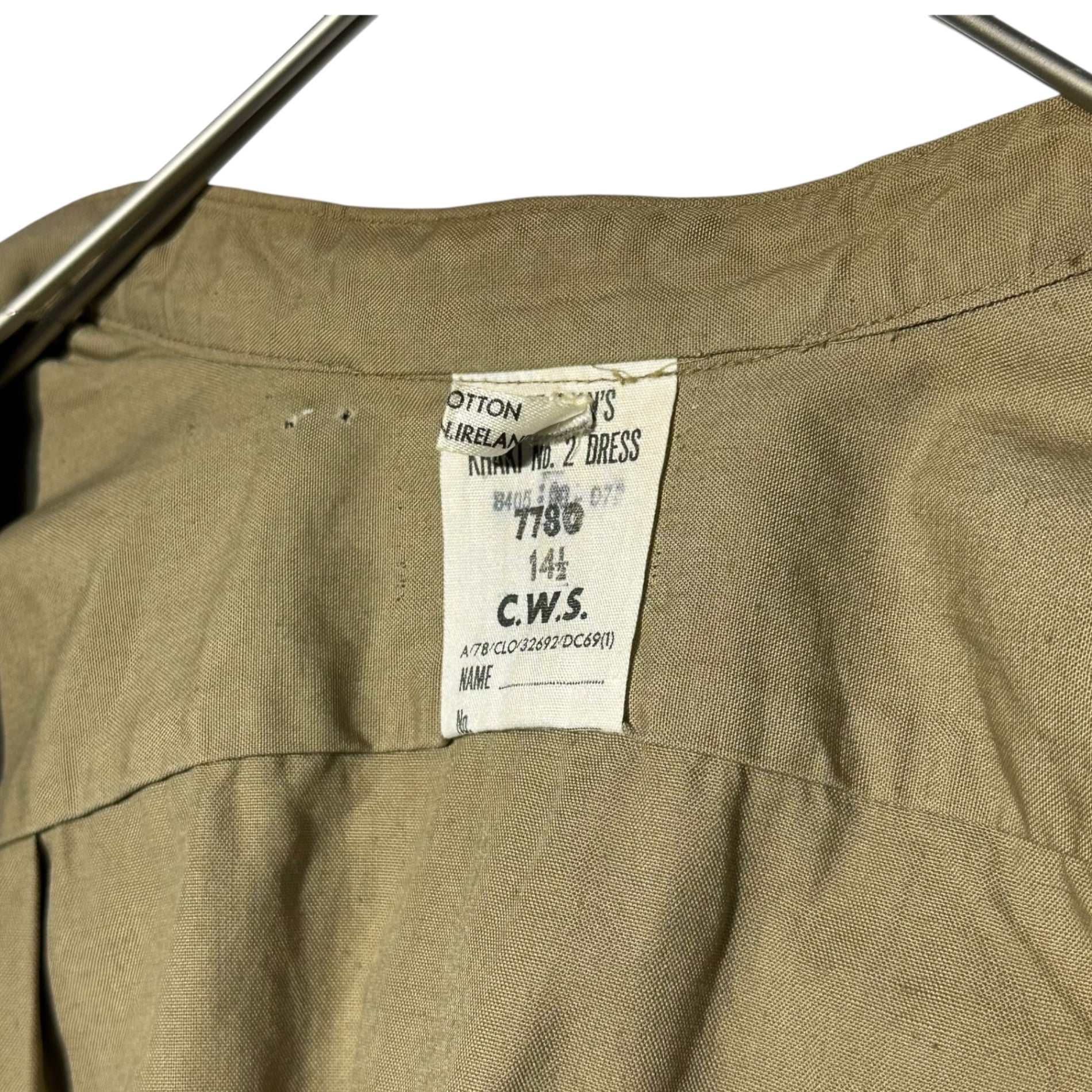 British Army(イギリス軍) 60's ~ 70's C.W.S. Officer Shirt オフィサー シャツ 14 1/2 カーキ ヴィンテージ 古着 ミリタリー バンドカラー 推定60年代~70年代