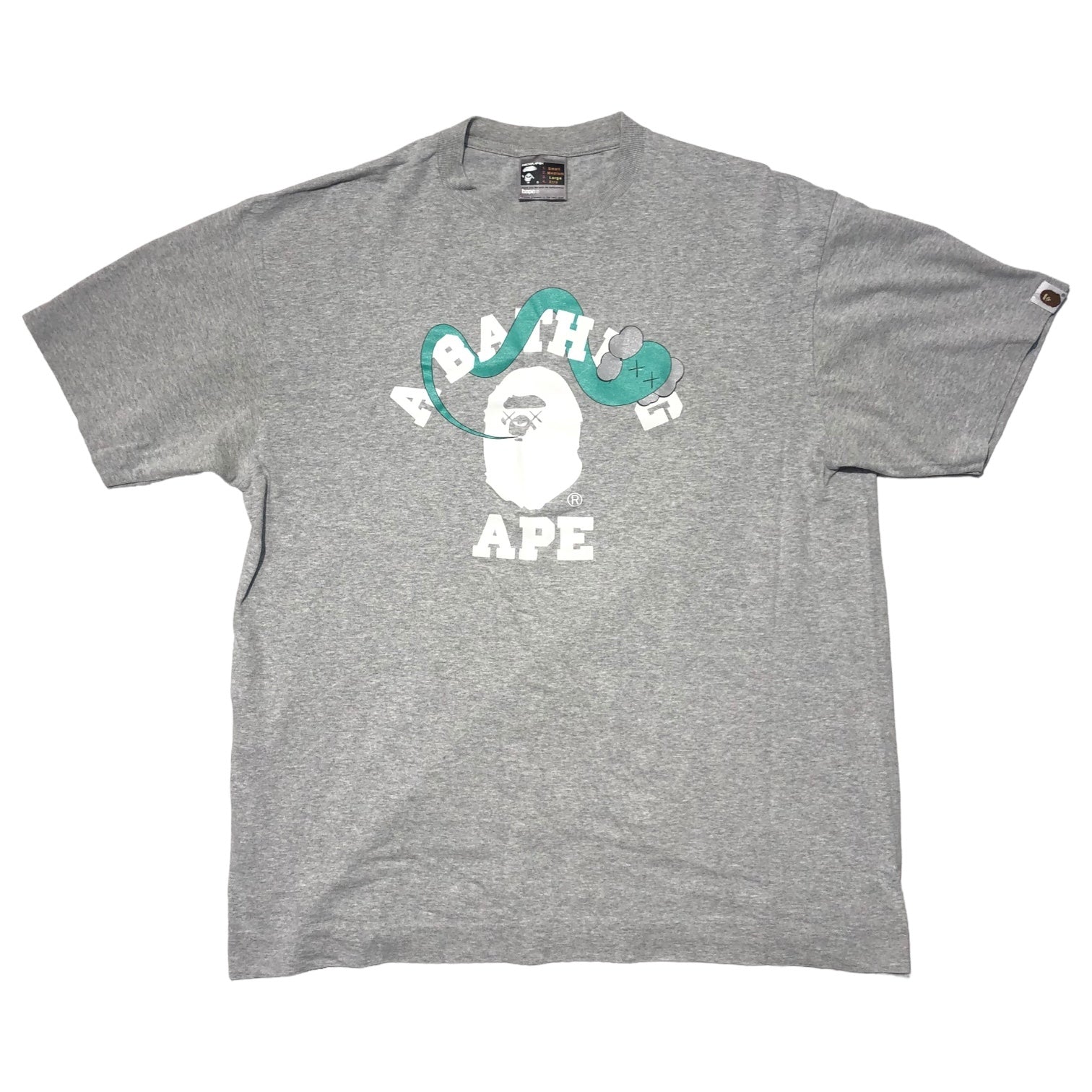 A BATHING APE×KAWS(アベイシングエイプ×カウズ) KAWS Graphic Logo T shirt グラフィック ロゴ Tシャツ L グレー×グリーン