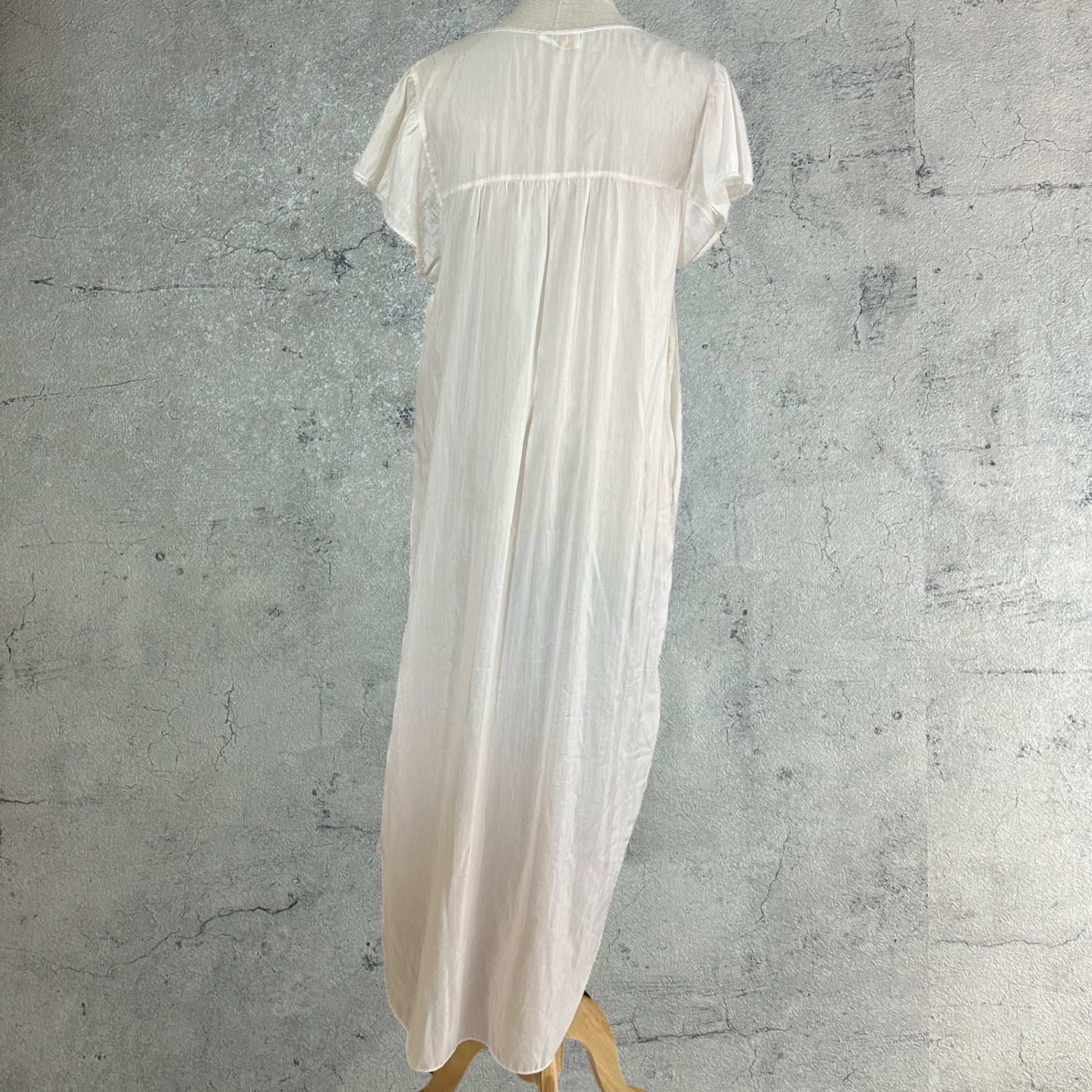 VINTAGE(ヴィンテージ) 70's nighty negligee onepiece dress with lace and embroidery 刺繍とレースの半袖ナイティドレス M~L程度 ピンク