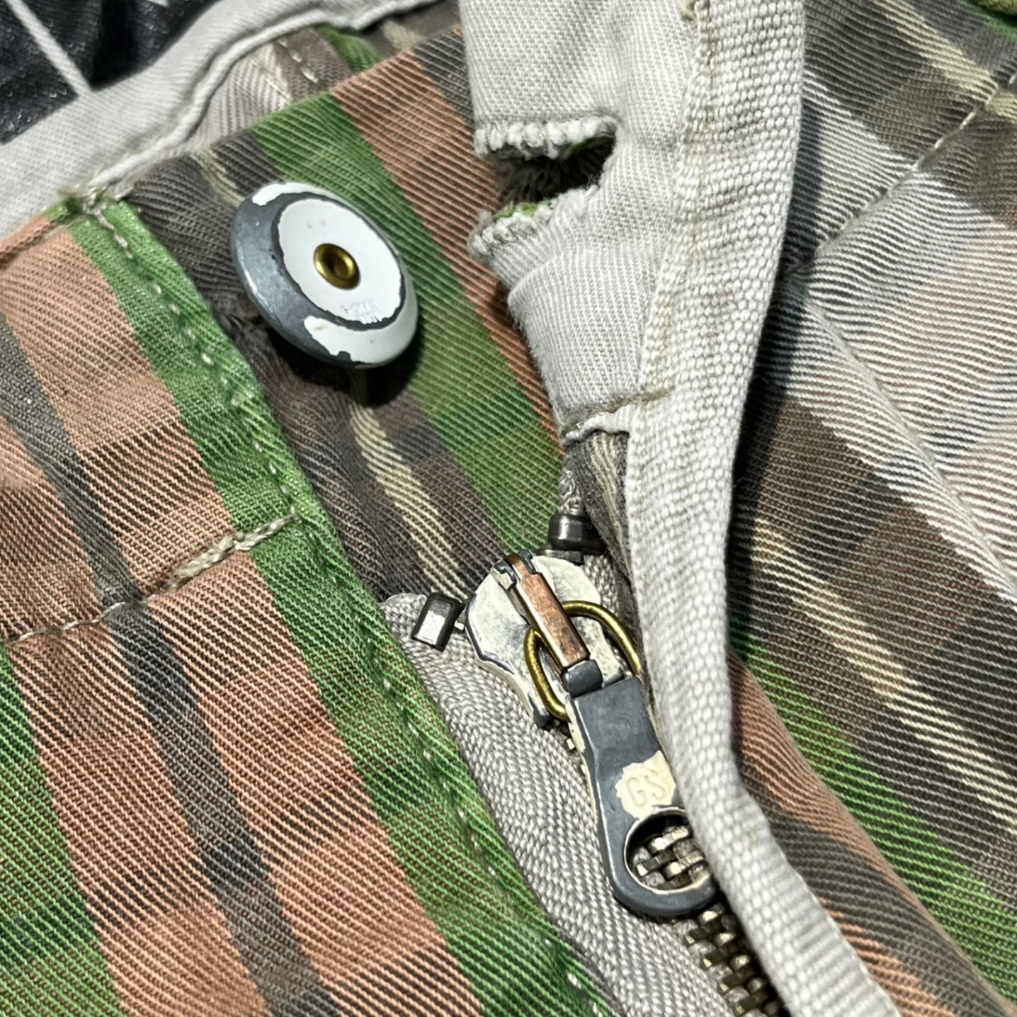 G-STAR(ジースター) Multi-border wide cargo shorts マルチボーダー ワイド カーゴショーツ 34 カーキ