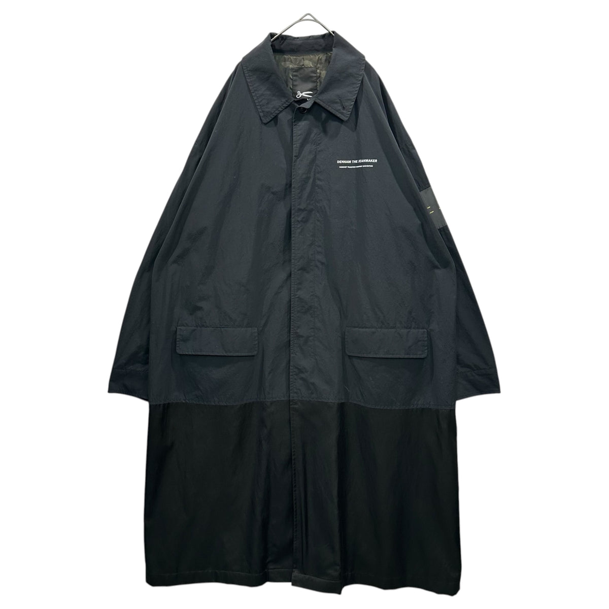 DENHAM(デンハム) Sleeve Details Back Print Nylon Coat 袖ライン バックプリント ナイロン コート ブラック