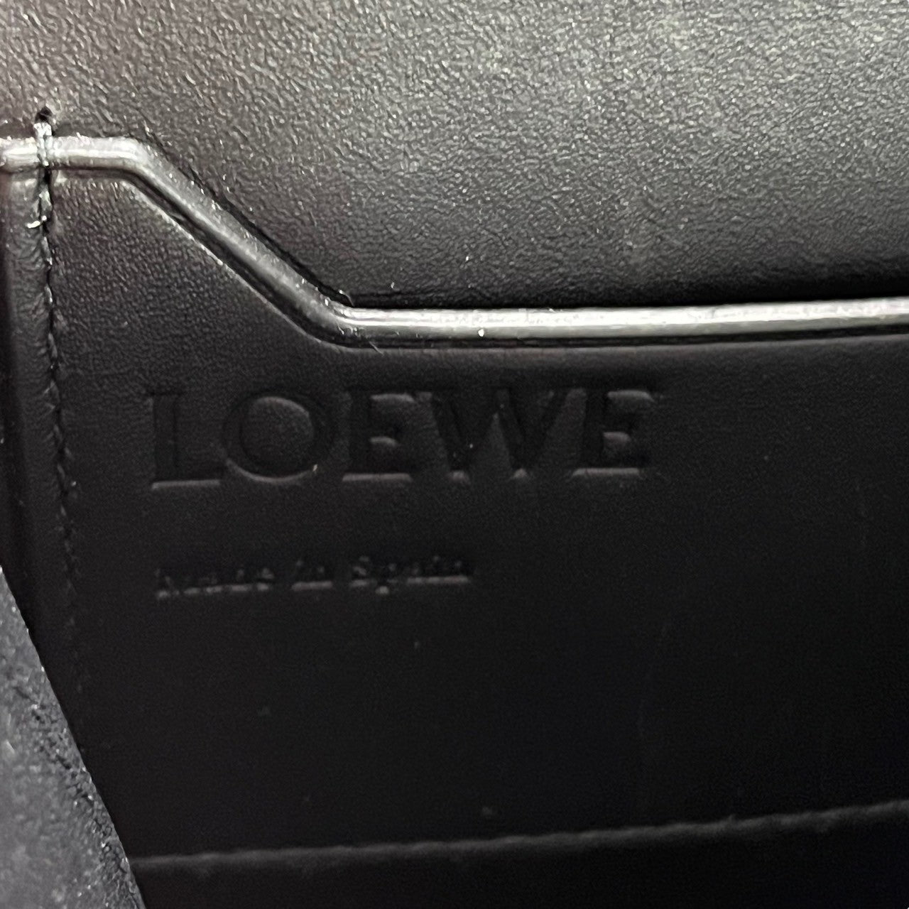 LOEWE(ロエベ) multifunctional case マルチファンクショナルケース ブラック ショルダーバッグ ポーチ スマホ
