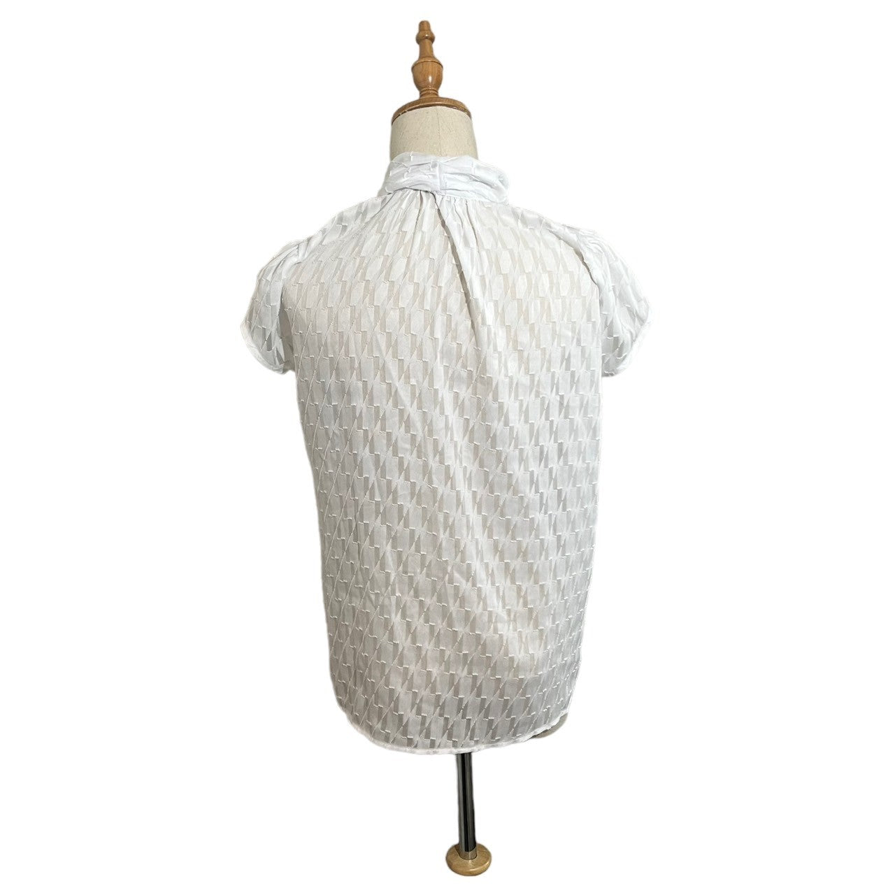 NARA CAMICIE(ナラカミーチェ) シアーカットジャガード半袖ボウタイブラウス 10-31-04-014 0 ホワイト 参考定価¥25,300(税込)