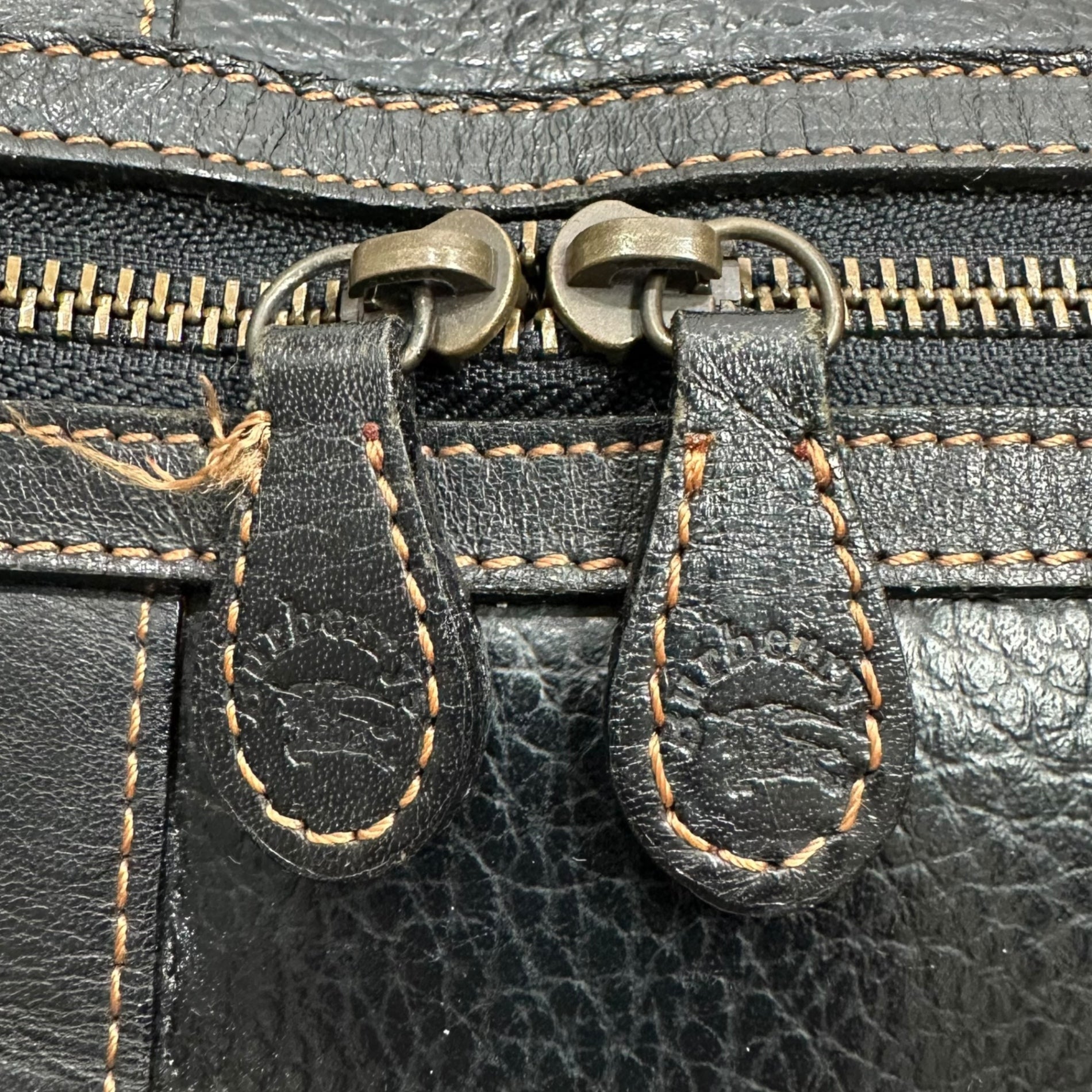 Burberry’s(バーバリーズ) Nova Check Lining Boston Bag ノヴァチェック ライニング ボストンバッグ ブラック 旅行鞄