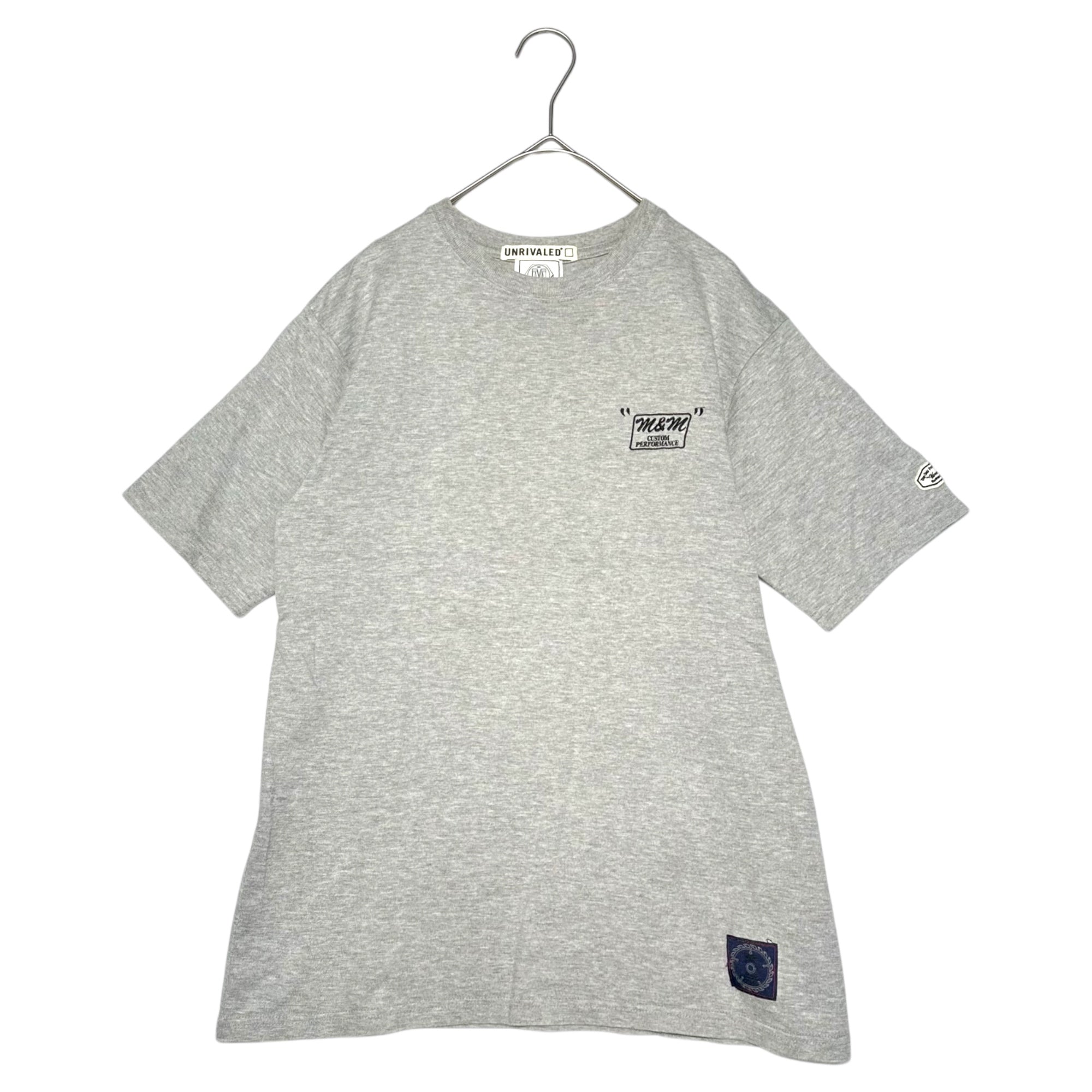m&m CUSTOM PERFORMANCE × UNRIVALED(エムアンドエム × アンライバルド) Chest Logo Backster Crewneck T-Shirt 胸ロゴ バックスター クルーネック Tシャツ M グレー×ブラック