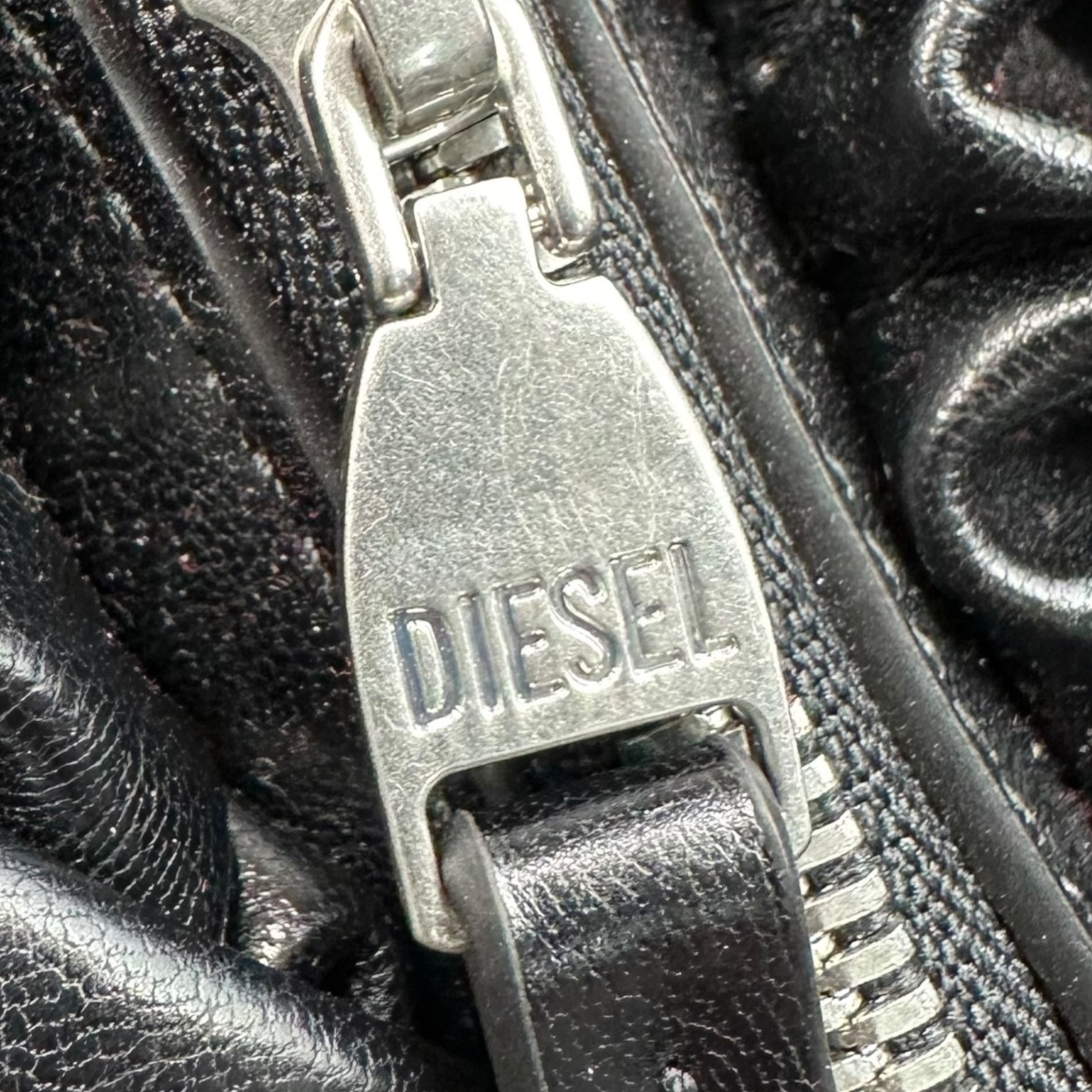DIESEL(ディーゼル) Grab-D Hobo S ショルダー バッグ P8657 ブラック ワンショルダー ギャザー