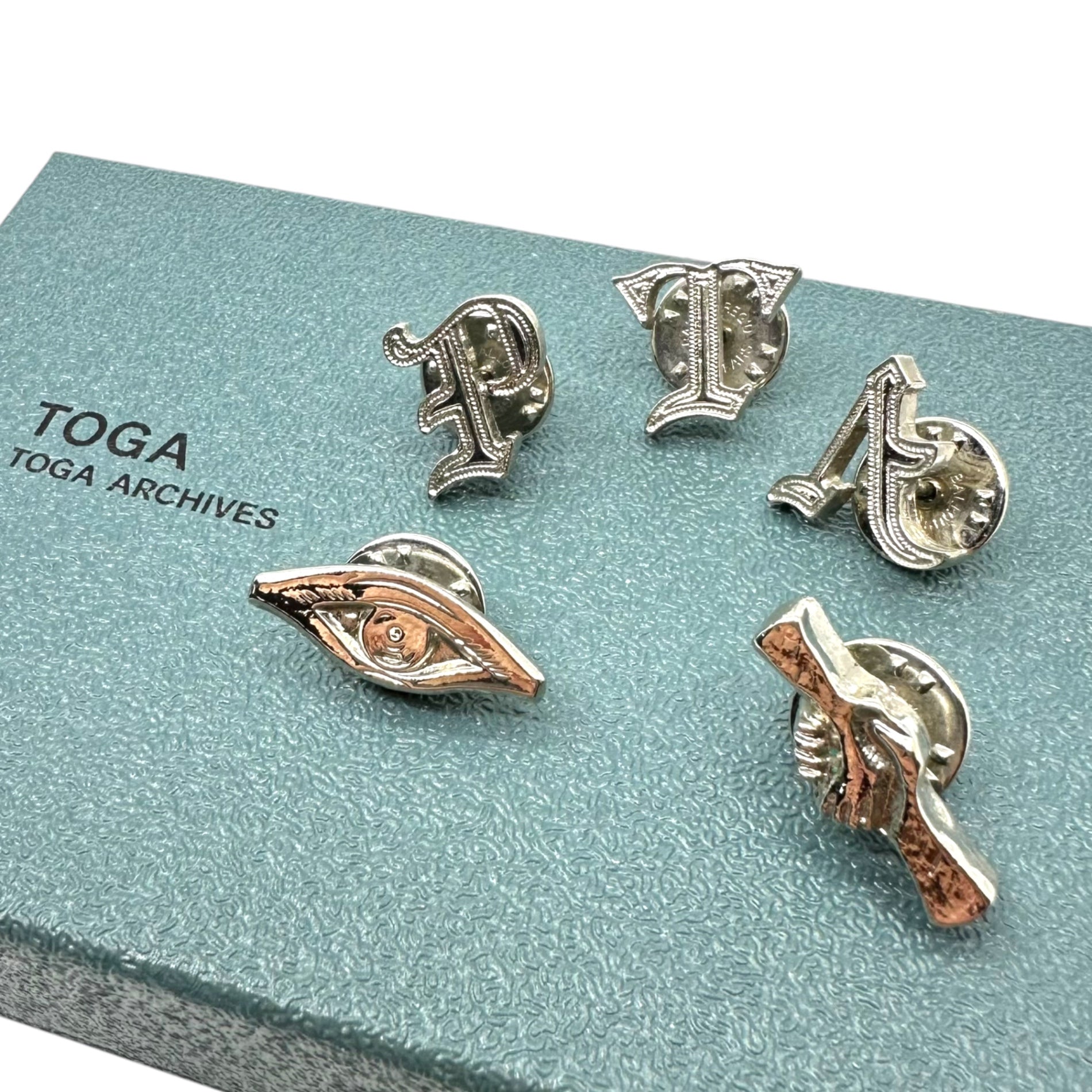 TOGA ARCHIVES(トーガ アーカイブス) Motif pin set ロゴ ピンズ TZ31-AK932 ONE シルバー ピン アクセサリー