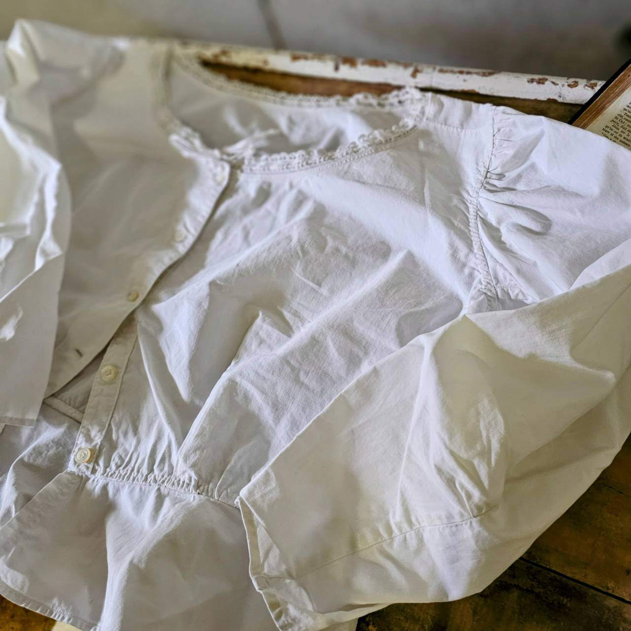 Euro antique(ヨーロッパアンティーク) 1900's~ puff sleeve drawstring neckline white cotton blouse ホワイトコットンのパフスリーブなドローストリングブラウス 表記無し(M~L程度) ホワイト 推定1900年代以降