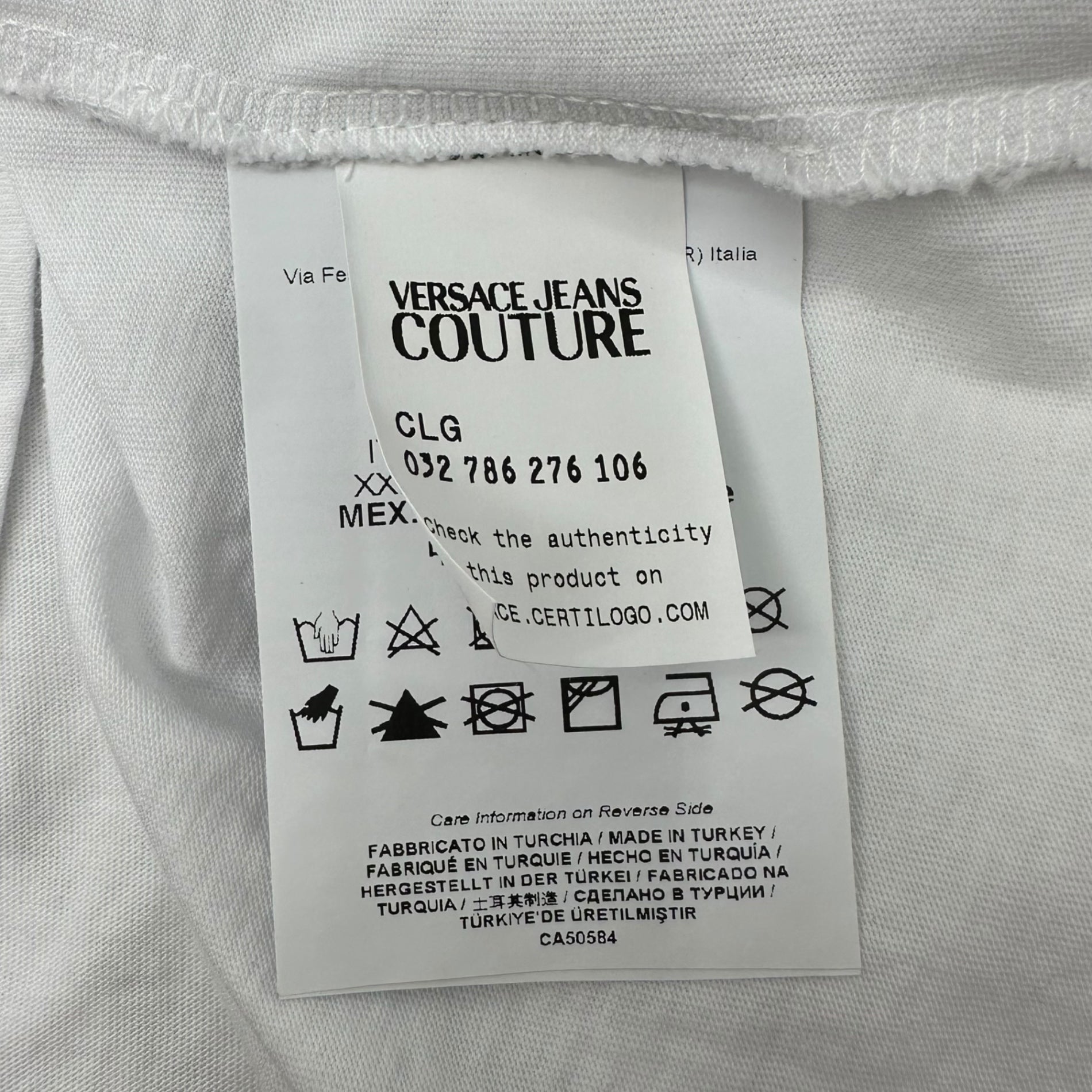 VERSACE JEANS COUTURE(ヴェルサーチジーンズ) Gold Logo Print T-Shirt ゴールド ロゴ プリント Tシャツ B3GWA7TB XXL ホワイト