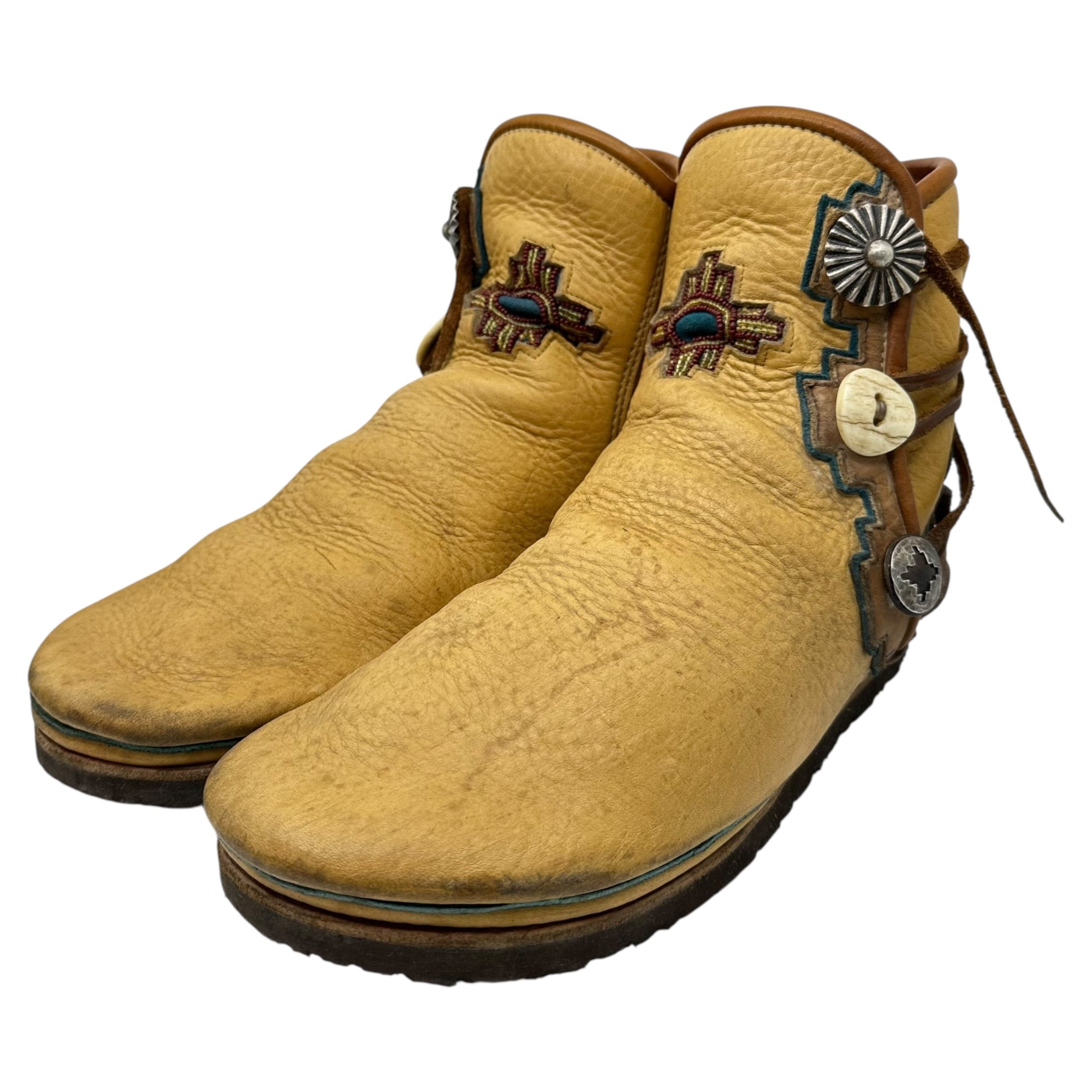 RON BOYD × BEAMS PLUS(ロンボイド × ビームスプラス) Concho Custom Moccasin Boots コンチョ カスタム モカシン ブーツ アメリカンヒッピー 27~27.5cm程度 ベージュ×ブラウン INDIAN JEWELRY Fair限定 ロンボイド氏ハンドメイド レザー